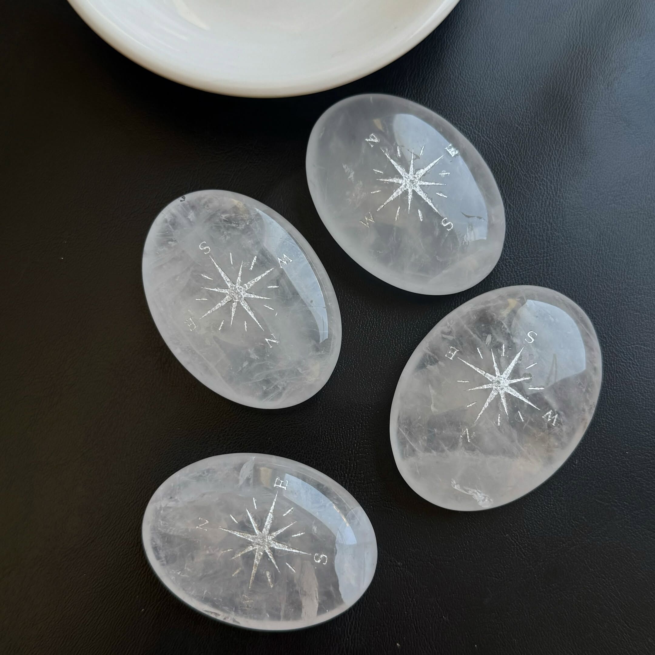 [原石] 白水晶 指南針圖騰 水晶把玩