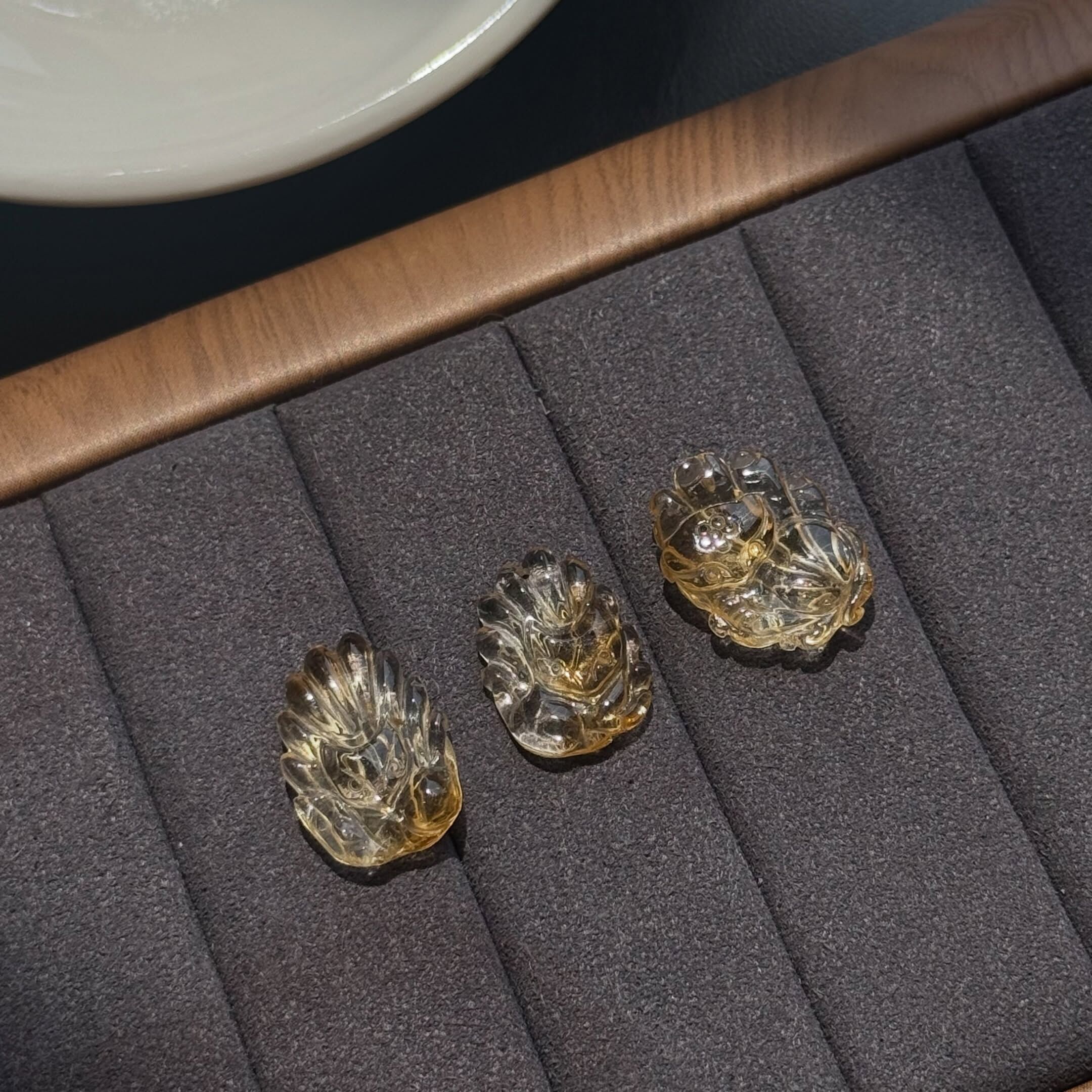 [原石] 巴西黃水晶 九尾狐（有墜孔）