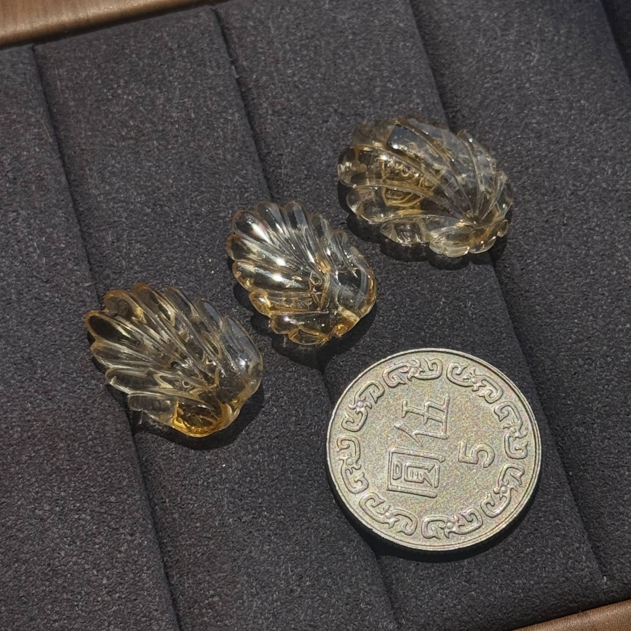 [原石] 巴西黃水晶 九尾狐（有墜孔）