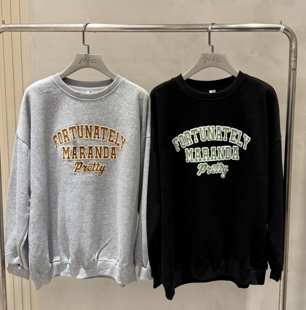 貼布刺繡三排英文大學衣