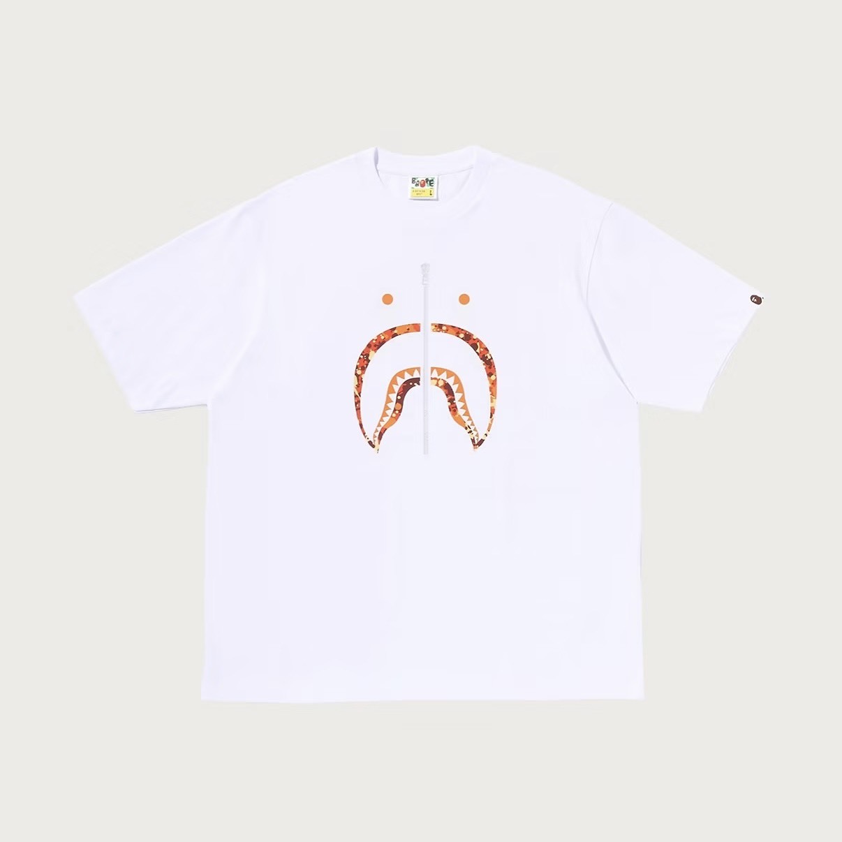 -(B3e03)-A BATHING APE BAPE  SPLASH CAMO SHARK FACE RELAXED FIT TEE 迷彩 鯊魚 短Ｔ 黑色/白色-1M80110340