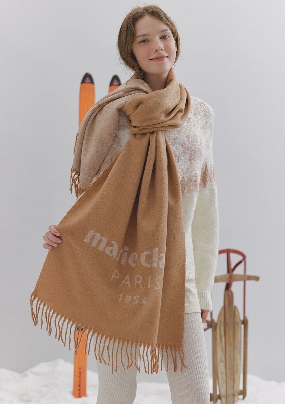 【入LIVECODE一件減至$199😱🔥！】【韓妹大愛品牌！北村旗艦總店封館🇰🇷】【MARIECLAIRE】Classic logo jacquard muffler (2 Colors)