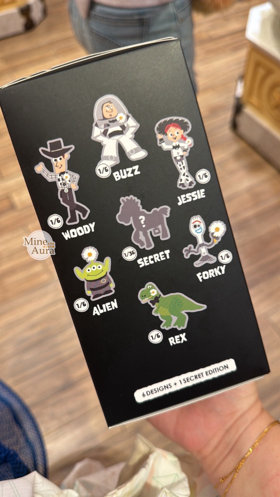 G-DRAGON 創立品牌 PEACEMINUSONE x 迪士尼 THE FIRST FAN 玩具總動員 Toy Story 迷你 公仔 盲選盒 盲盒 -香港迪士尼樂園