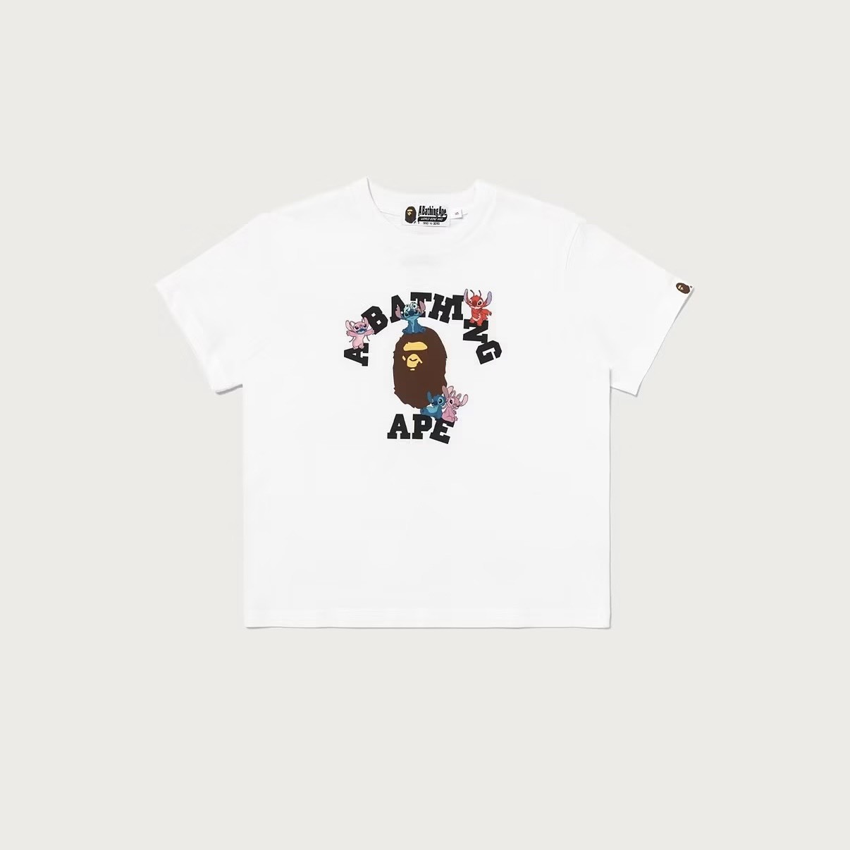 -(B4e03)-A BATHING APE BAPE X DISNEY STITCH AND FRIENDS COLLEGE MINI TEE 猿人 史迪奇和朋友  女款 短版 短Ｔ黑色/白色-1M73209901