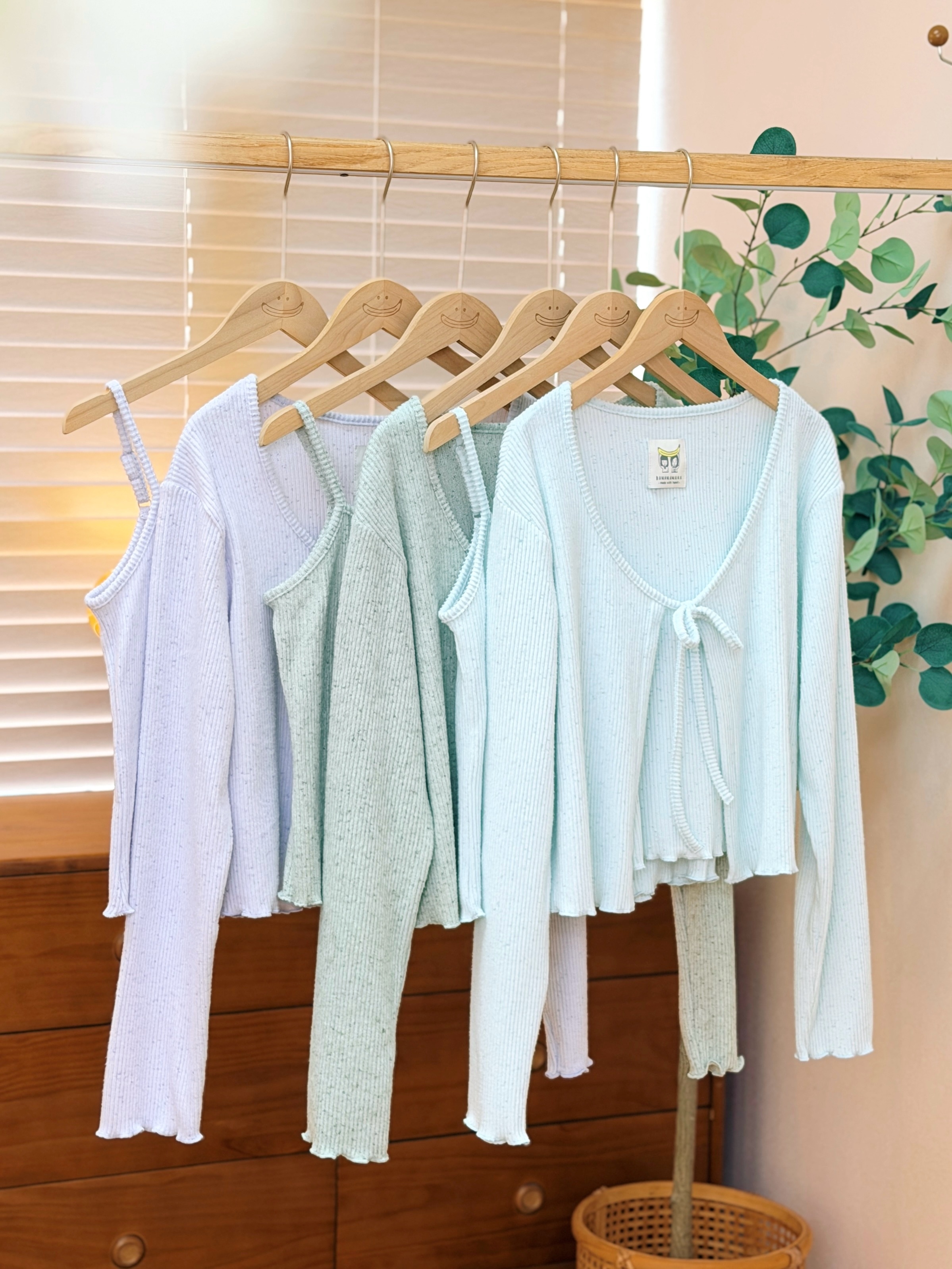 三色 / 絨面直坑紋長袖兩件套 / Brushed Ribbed Cami & Cardigan Twinset