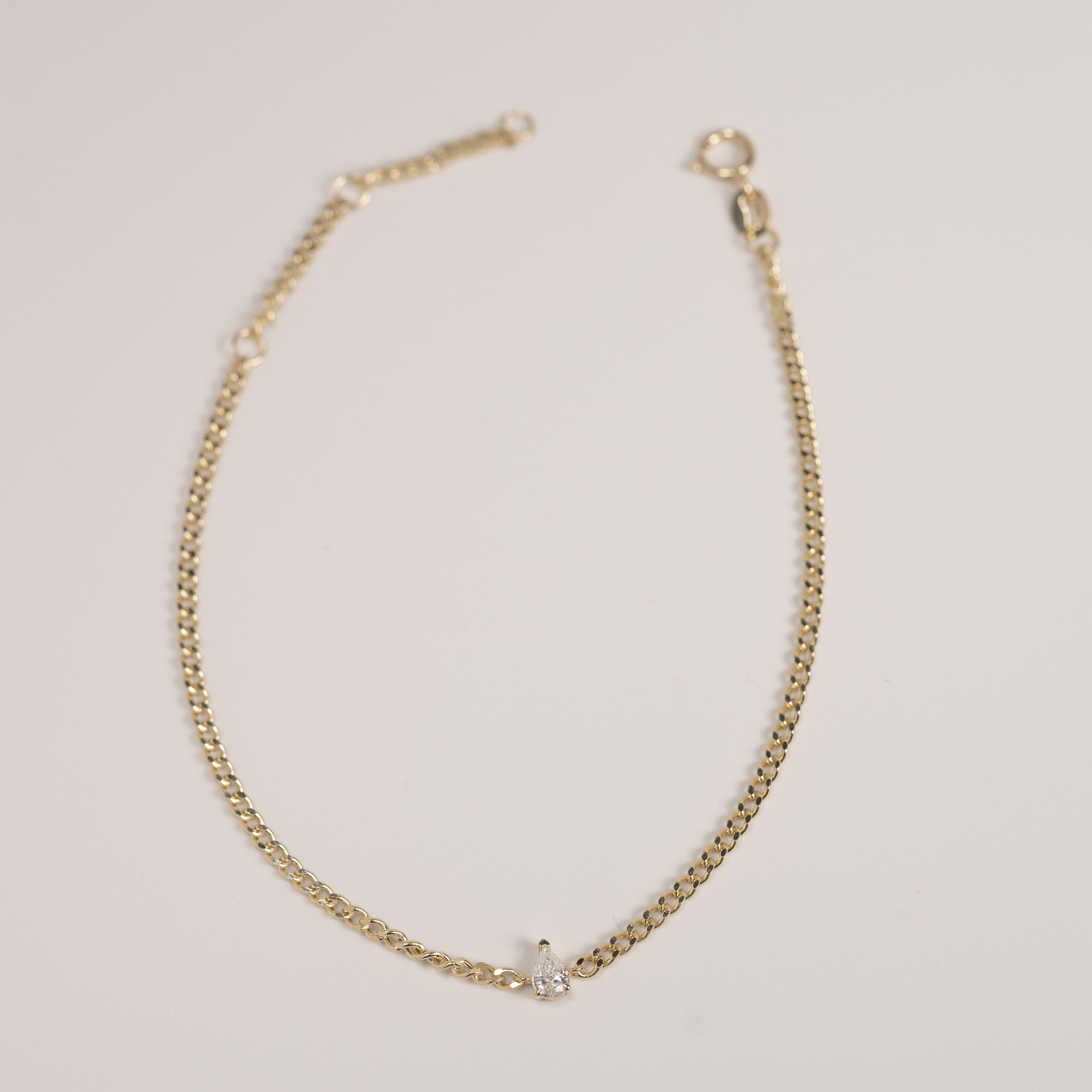 18K 0.10ct Pear Shape Diamond Bracelet