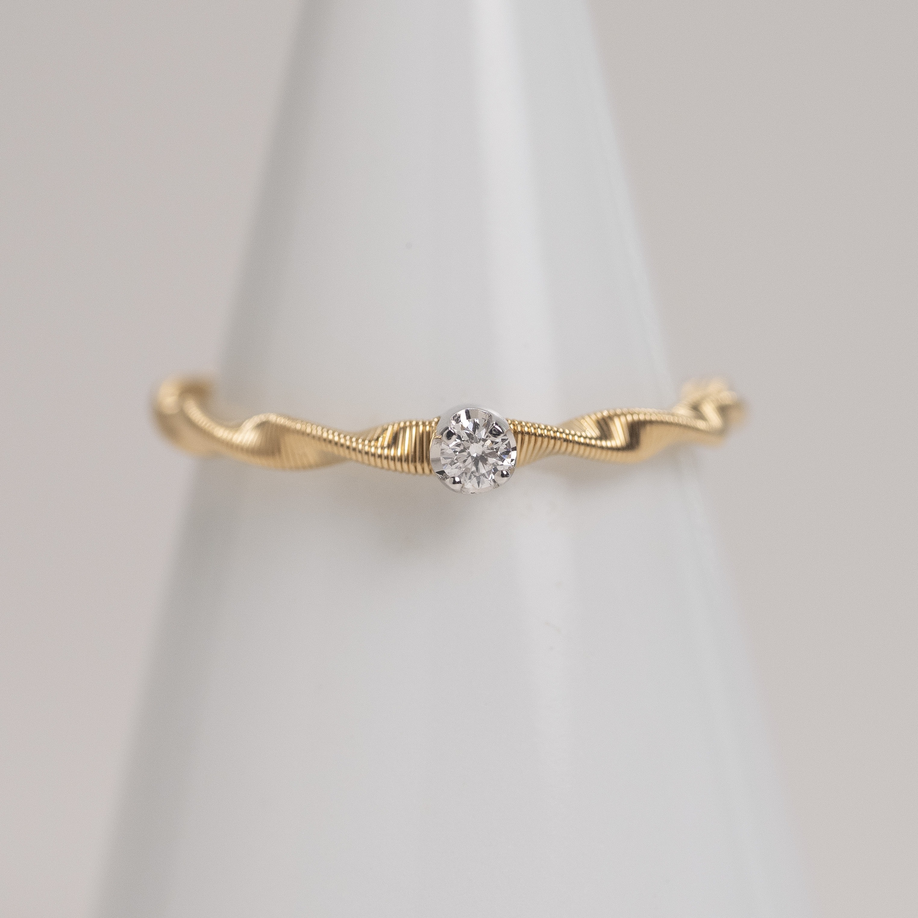 18K Aura Curve Diamond Ring