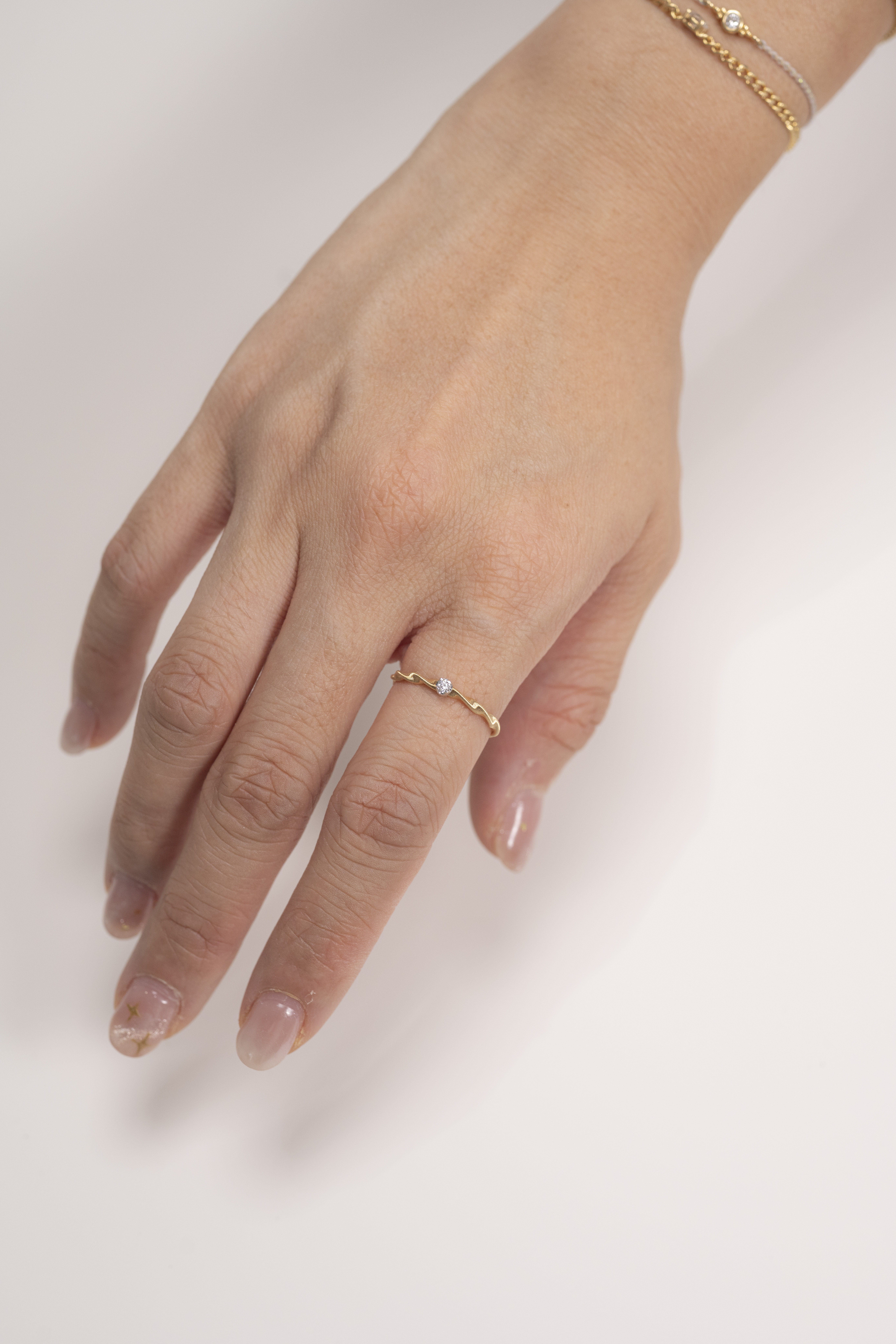 18K Aura Curve Diamond Ring