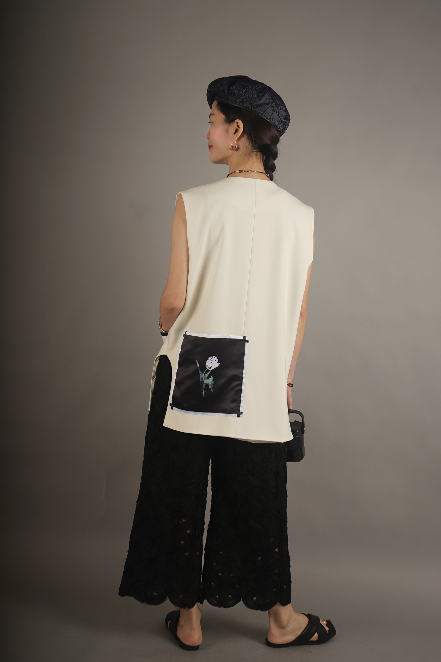 COLE COOL Hong Kong Geo-park Printed Arch vest