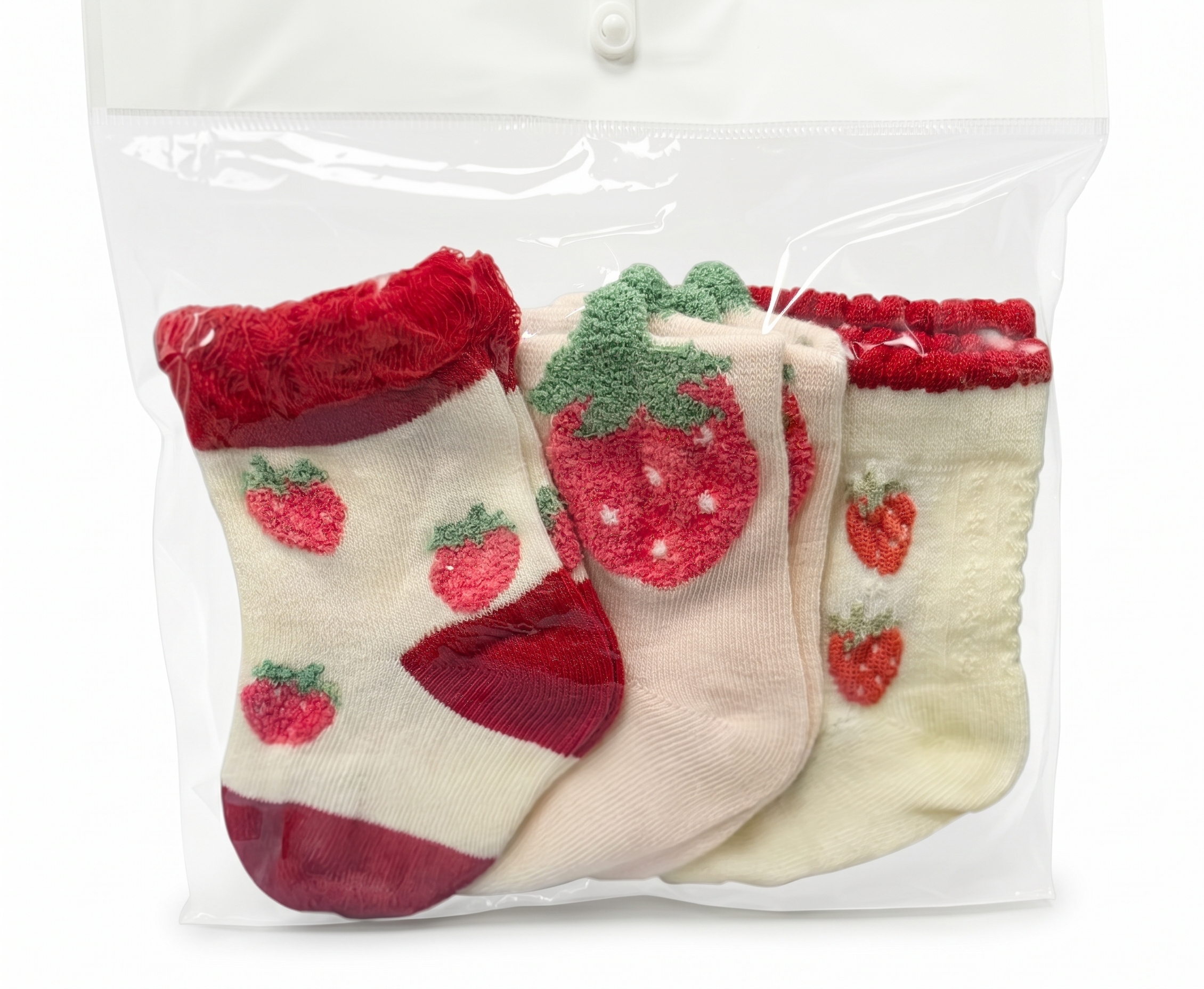 【Nishimatsuya】Newborn Strawberry Crew Socks 3-Pack (7-9cm)