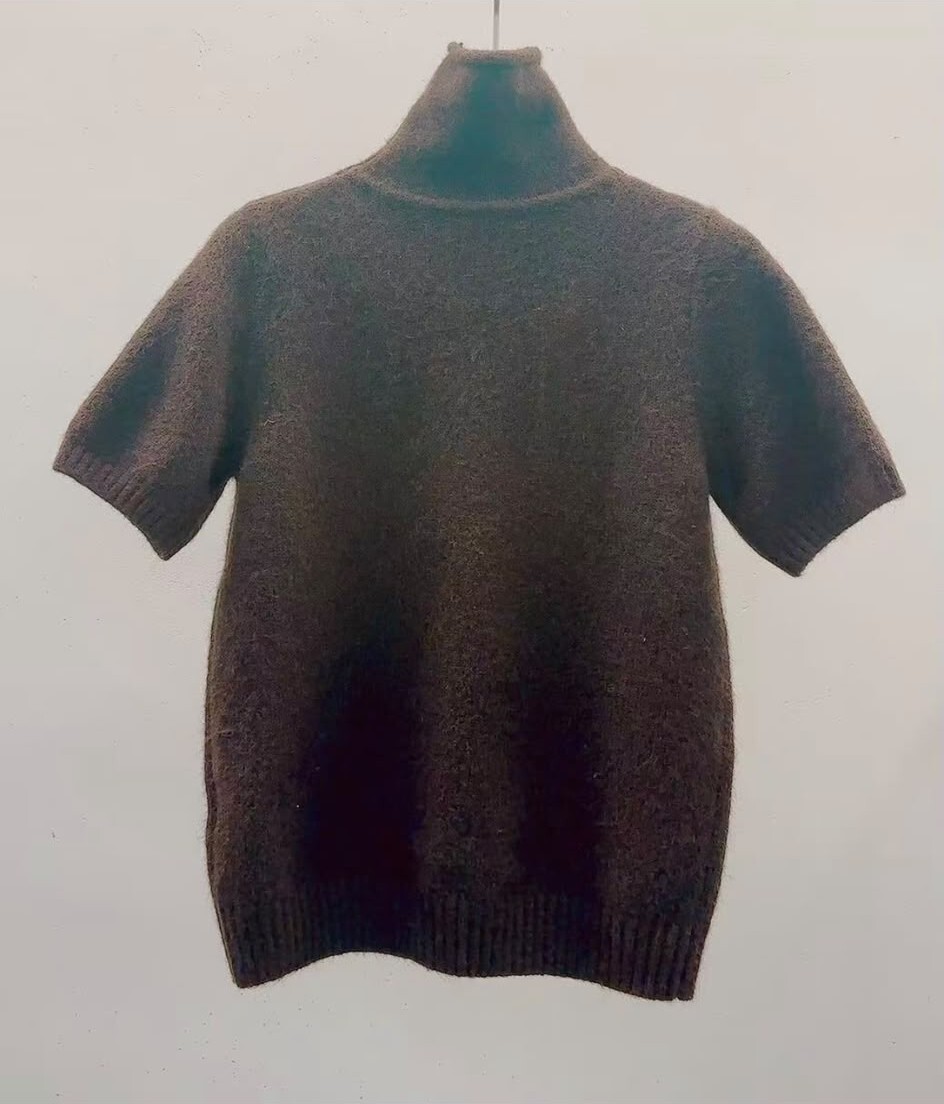 AW61  羊毛20% 胸38-56 長21 $479