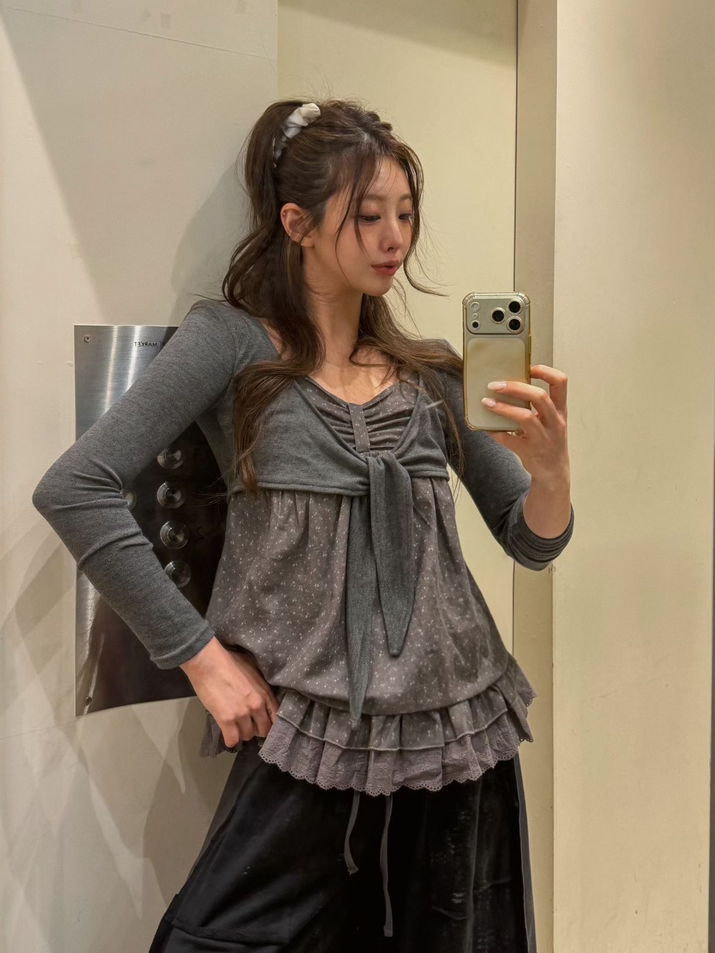 綁結小花假兩件上衣