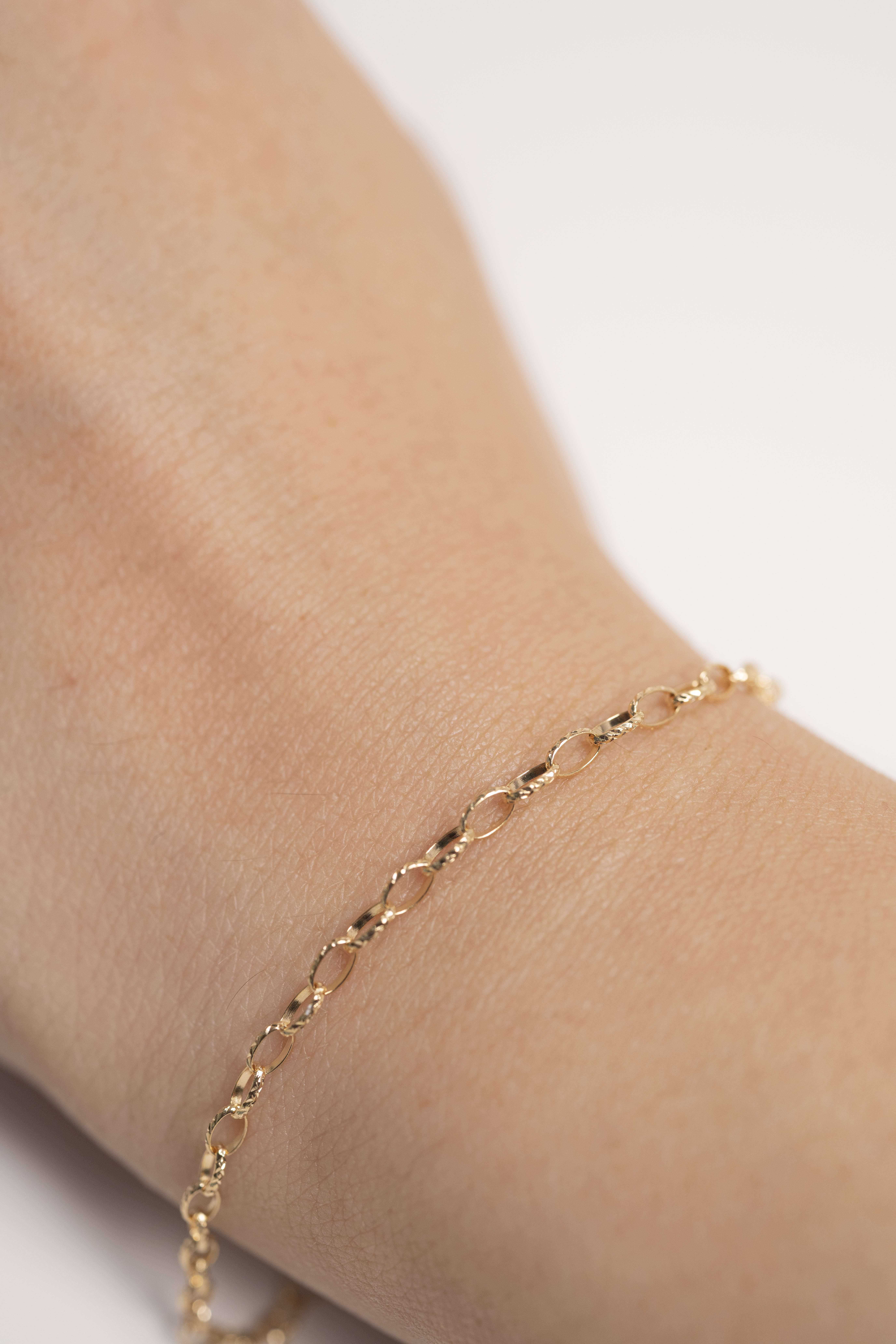 18K Glow Loop Bracelet