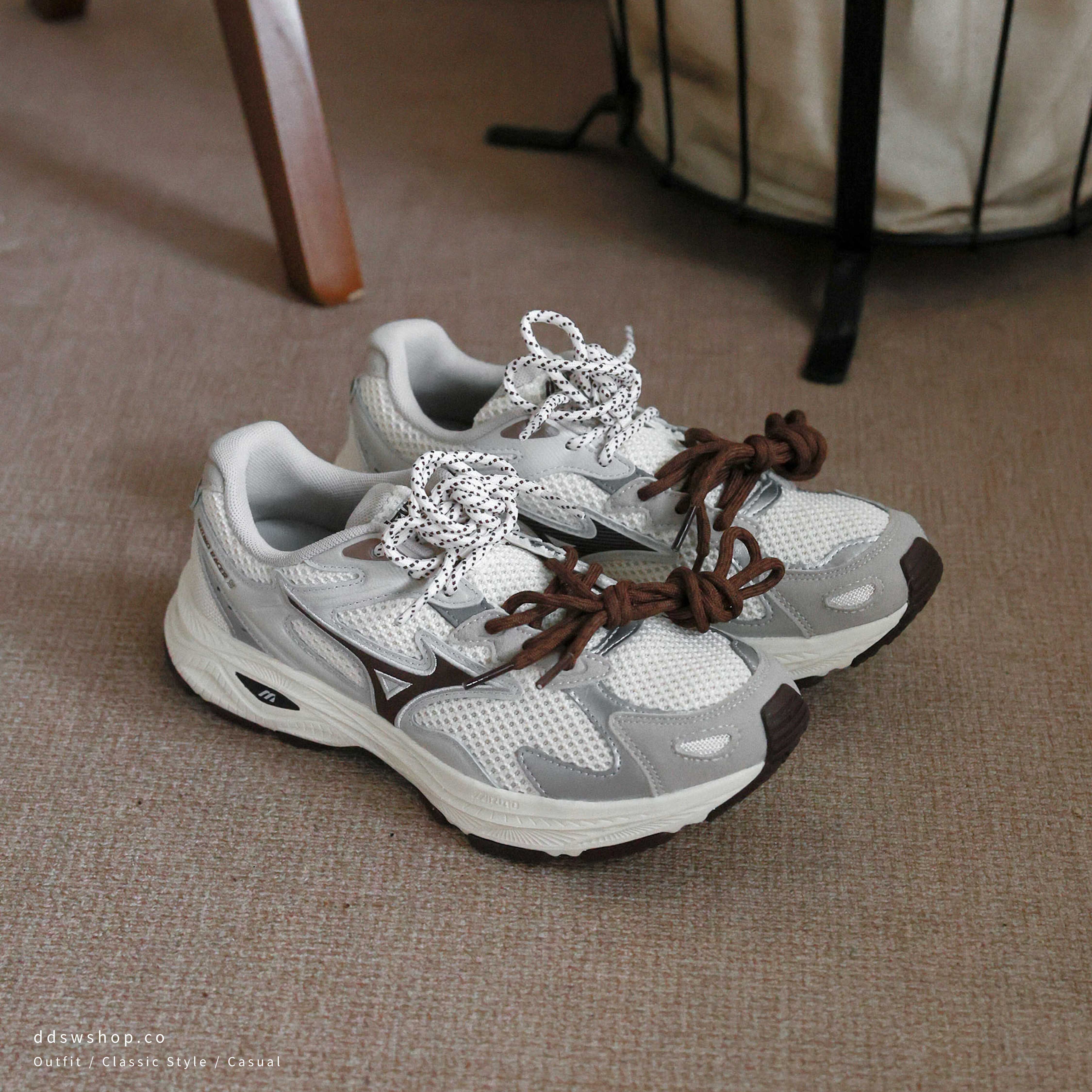 MIZUNO RACER S 復古 雙色鞋帶慢跑鞋 慕斯棕 D1GH253510