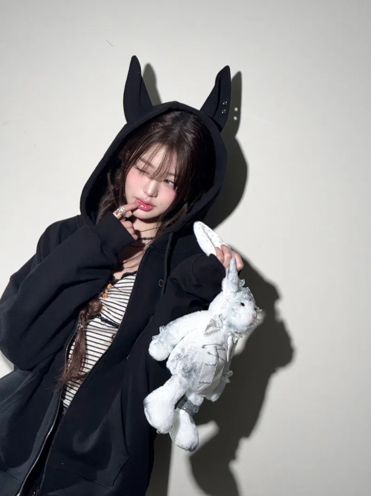 <韓國限定> 張員瑛同款 RUNNINGHIGH Ear Zip-Up Hoodie 小惡魔 哥德字 星星 串珠 鉚釘 雙拉鍊 連帽 外套