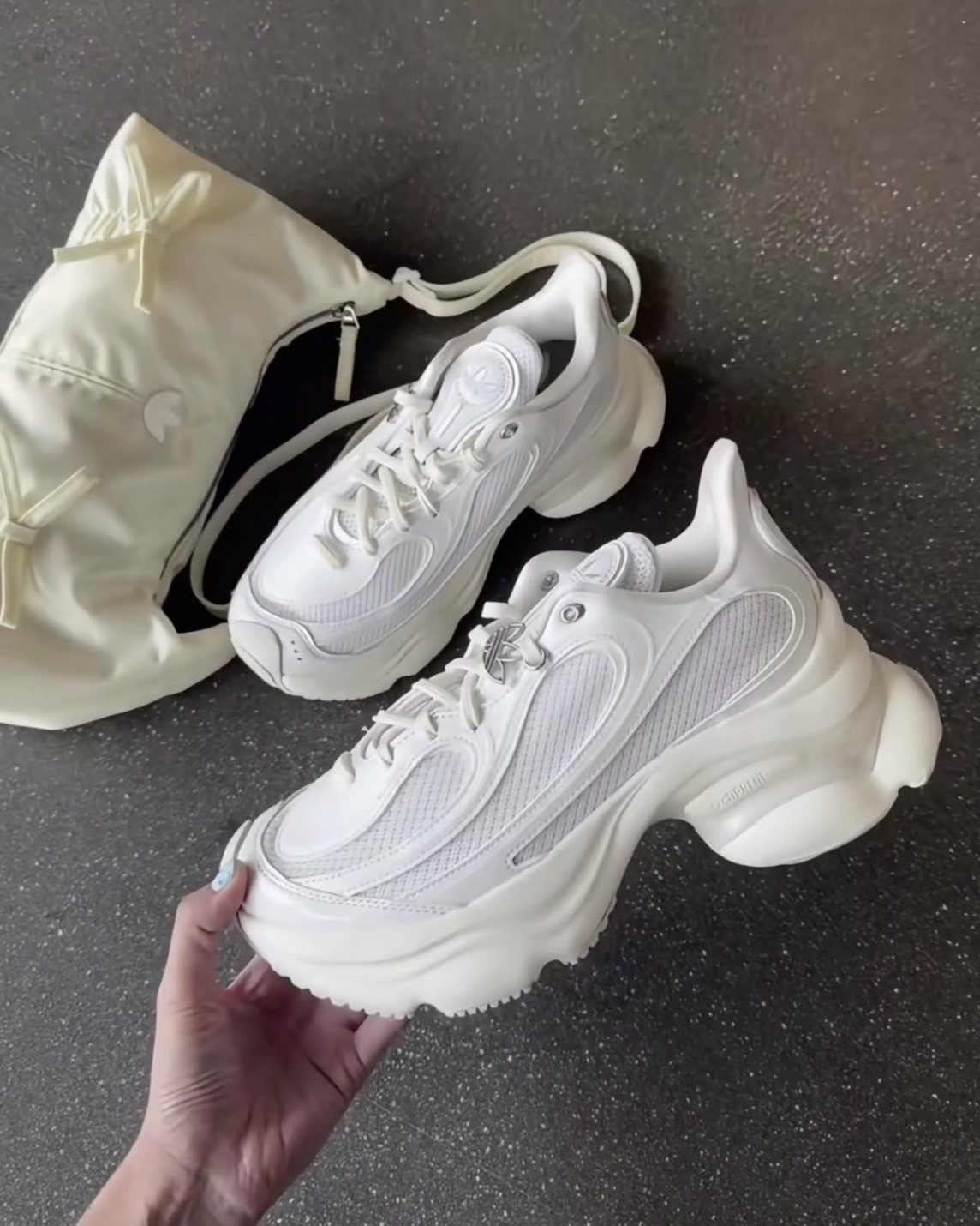 Adidas Originals Ozvenuz 增高 復古 厚底 老爹鞋 兩色 奶茶 白天使