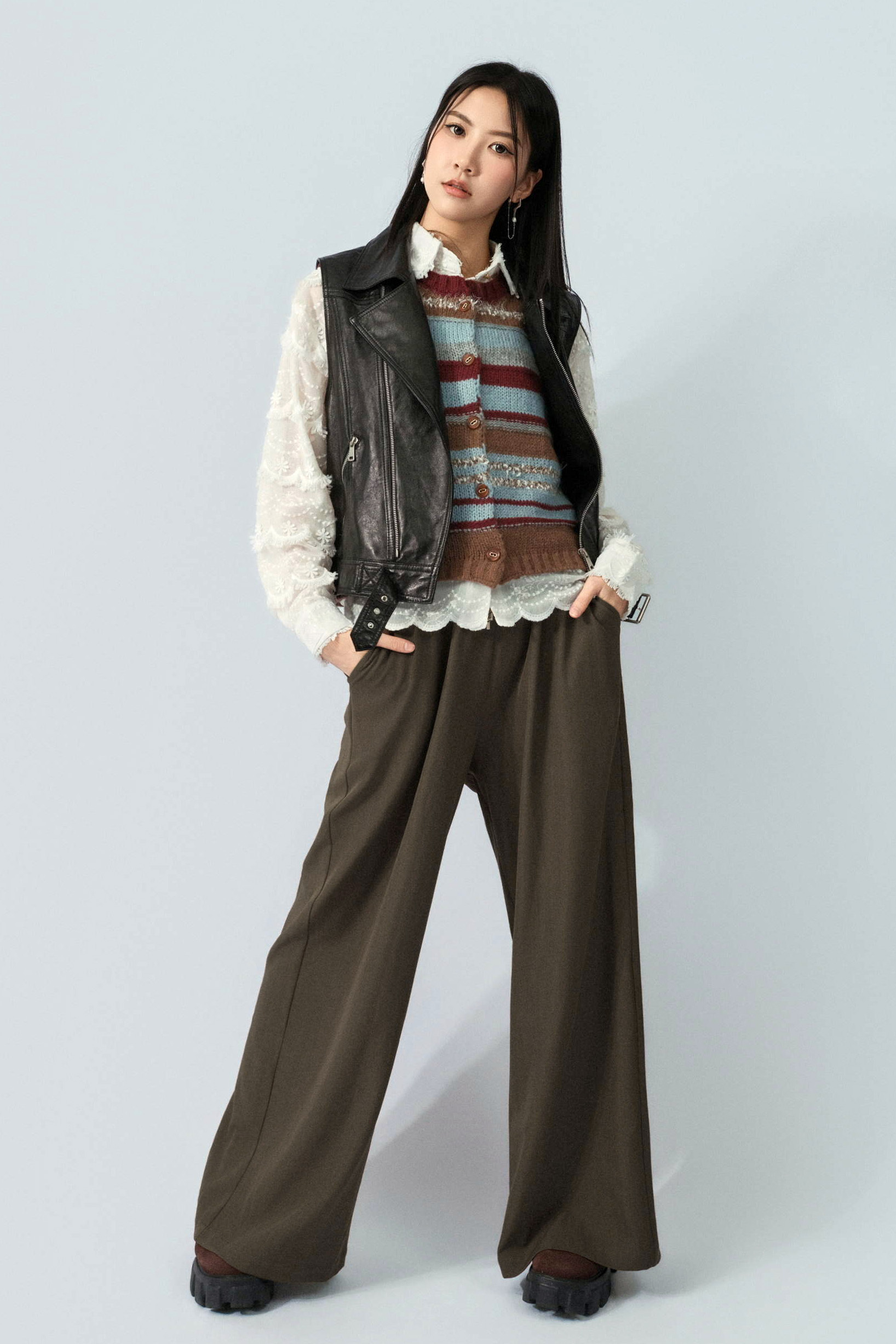 FW26_0092（背心外套＋背心＋上衣+長褲）