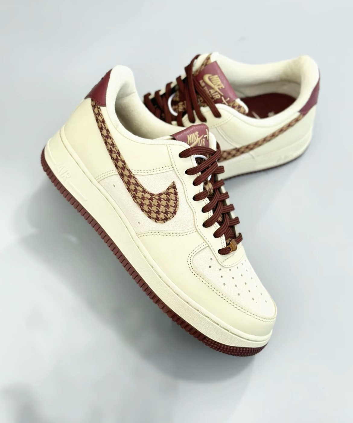 【APAIR】預購 NIKE AIR FORCE 1 '07 米白酒紅 千鳥紋 美拉德 IZ6173-222