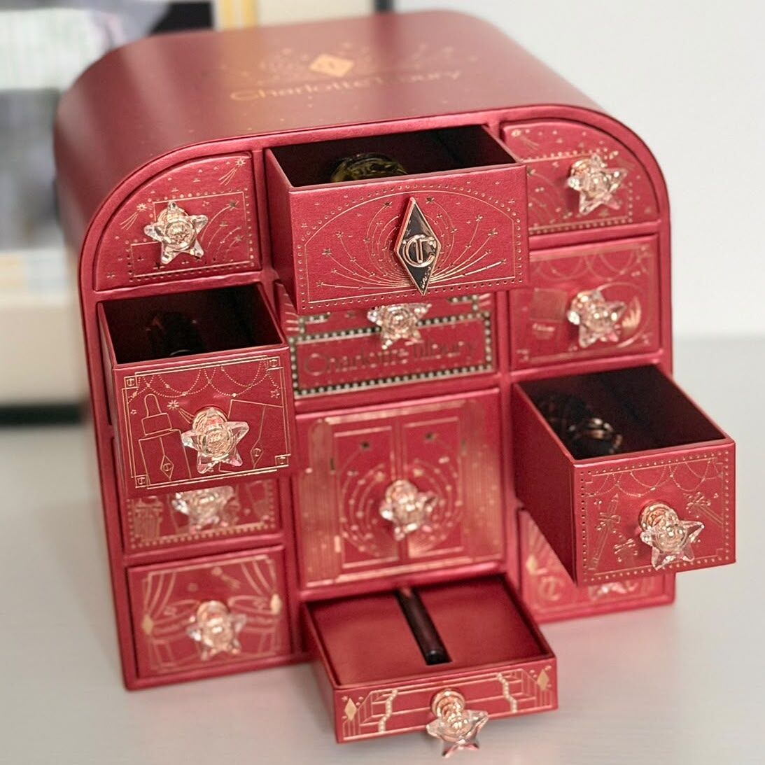Charlotte Tilbury - 2026 聖誕倒數月曆