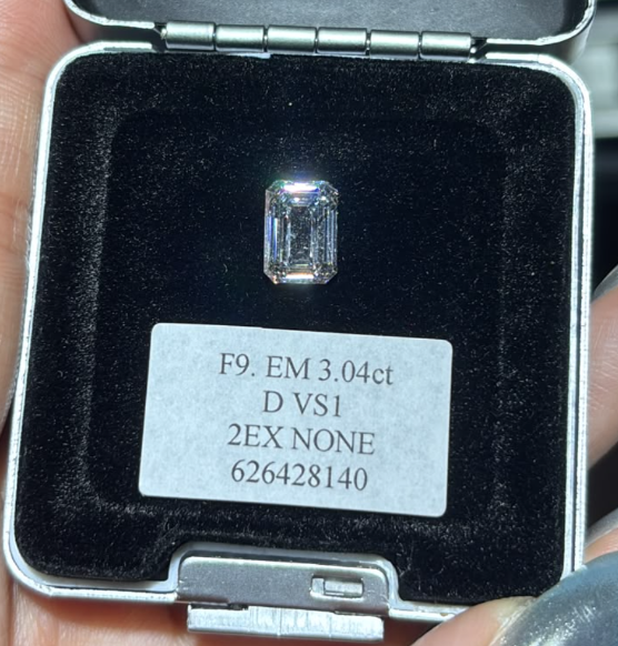 JA261005-K232-F9-粿石-FANCY DIAMOND-EM 3.04ct D VS1, 2EX NONE 626428140(已包IGI證書)
