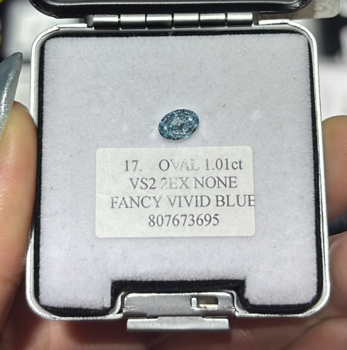 JA261005-K161-C 17-粿石-旦-17. OVAL 1.01ct VS2 2EX NONE FANCY VIVID BLUE 807673695(已包IGI證書)