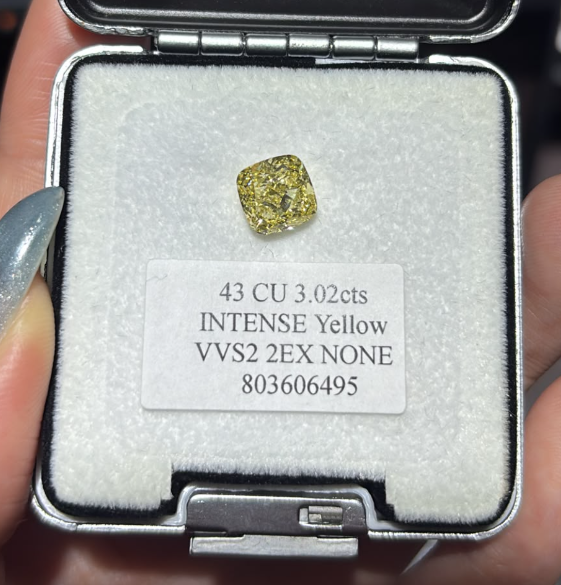 JA261005-K182-C 43-粿石-CU-43 CU 3.02cts Fancy INTENSE Yellow VVS2 2EX NONE 803606495(已包IGI證書)