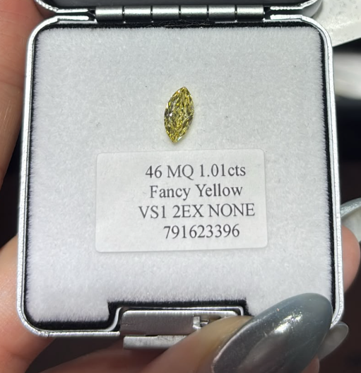 JA261005-K160-C 46-粿石-馬眼-46 MQ 1.01cts Fancy Yellow VS1 2EX NONE 791623396(已包IGI證書)"