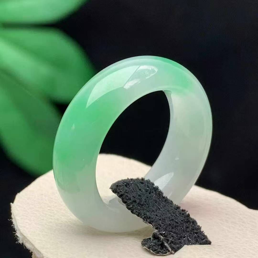 927234 翡翠飄綠戒指 (圈口 21號)