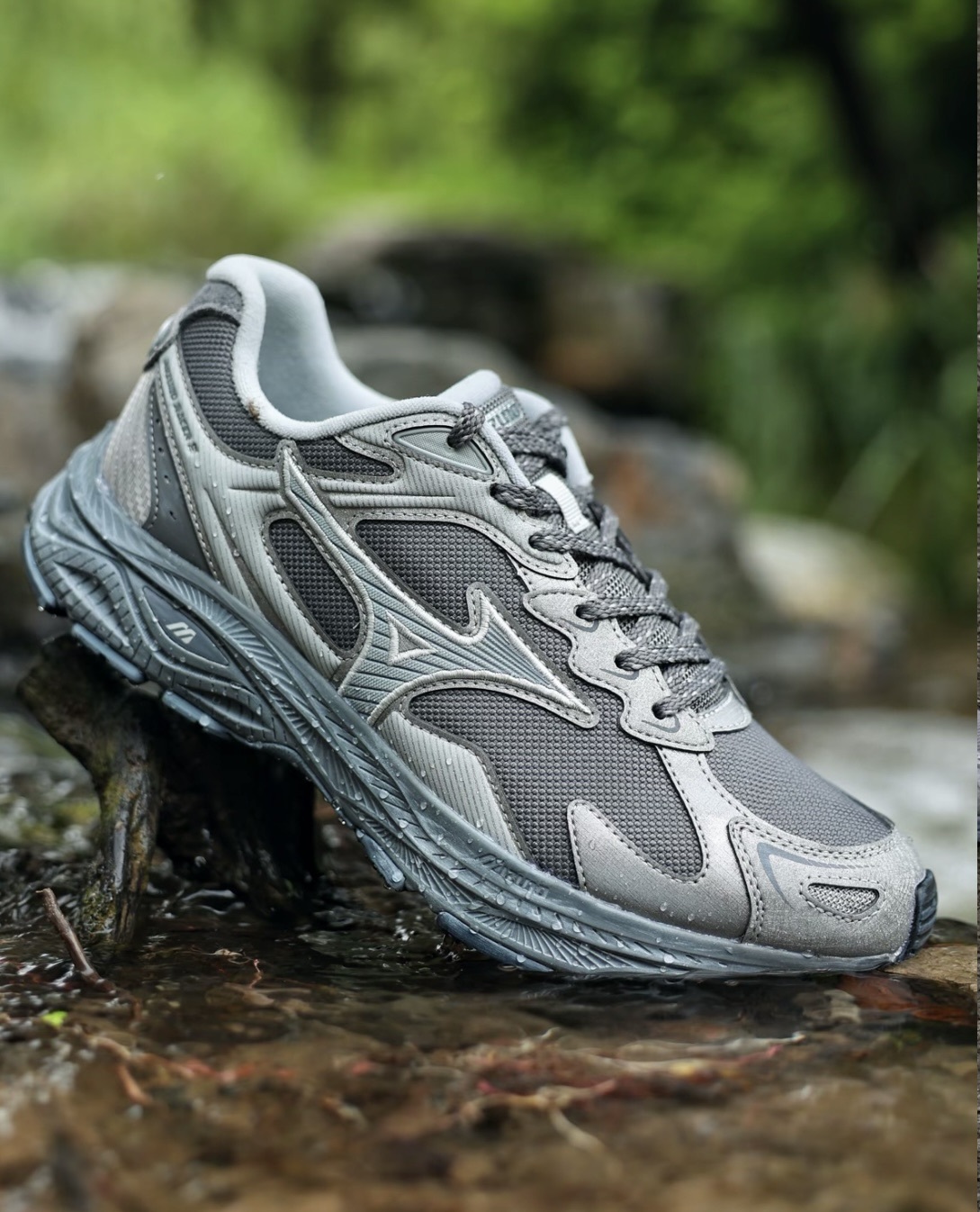 [預訂] MIZUNO Racer S 秋冬防潑水加厚版 | Shadow Grey