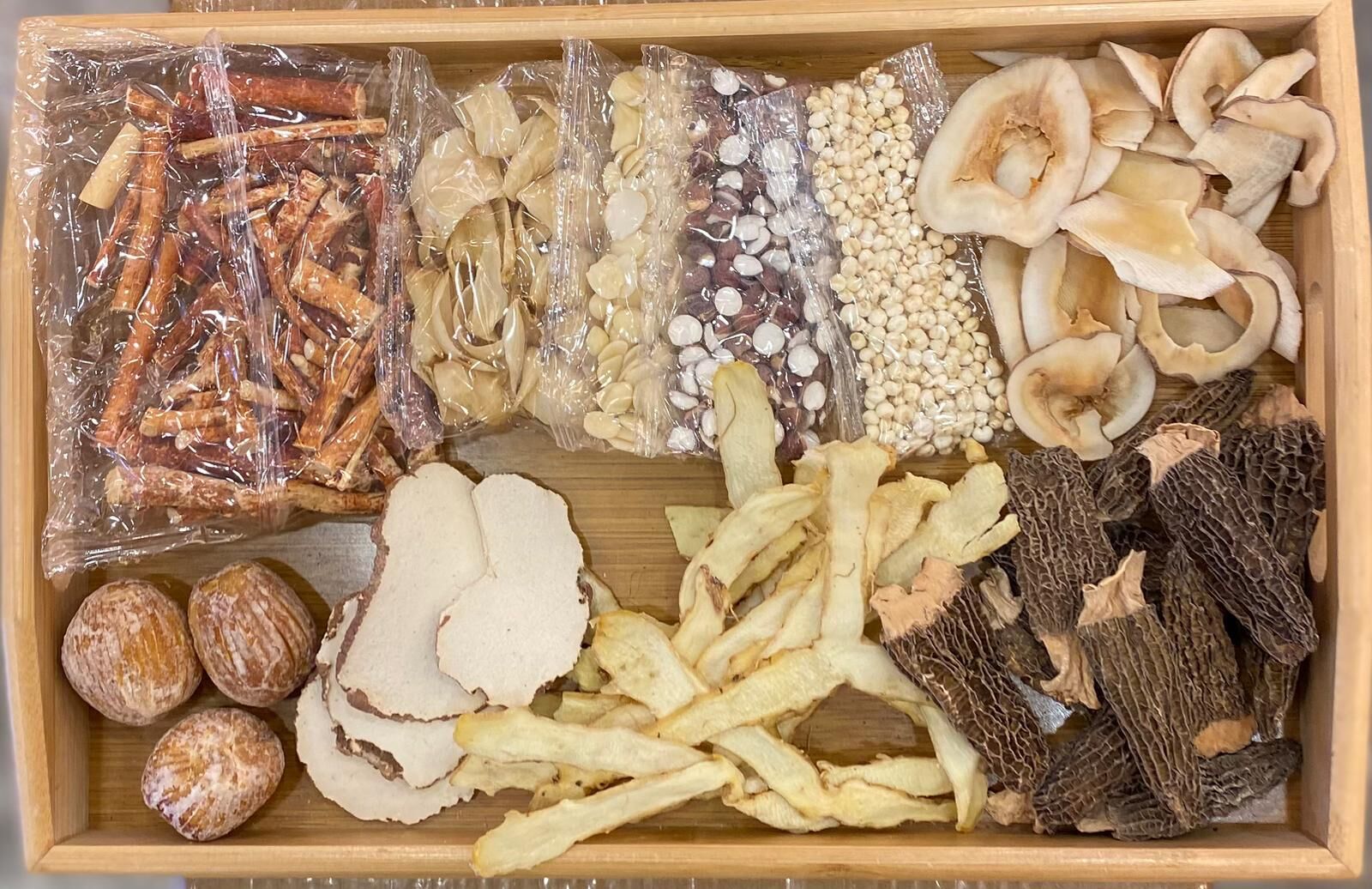 虎乳靈芝平貝海底椰羊肚菌湯