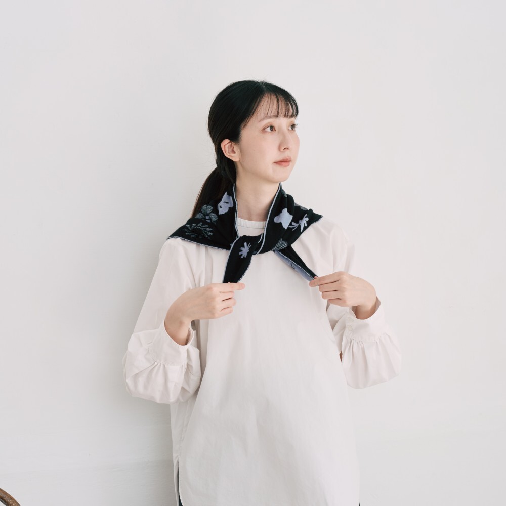 印花樂緹花三角圍巾/經典花色/深邃黑