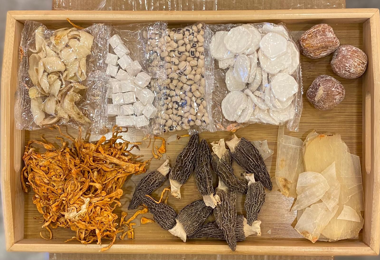 天麻羊肚菌蟲草花茯苓湯