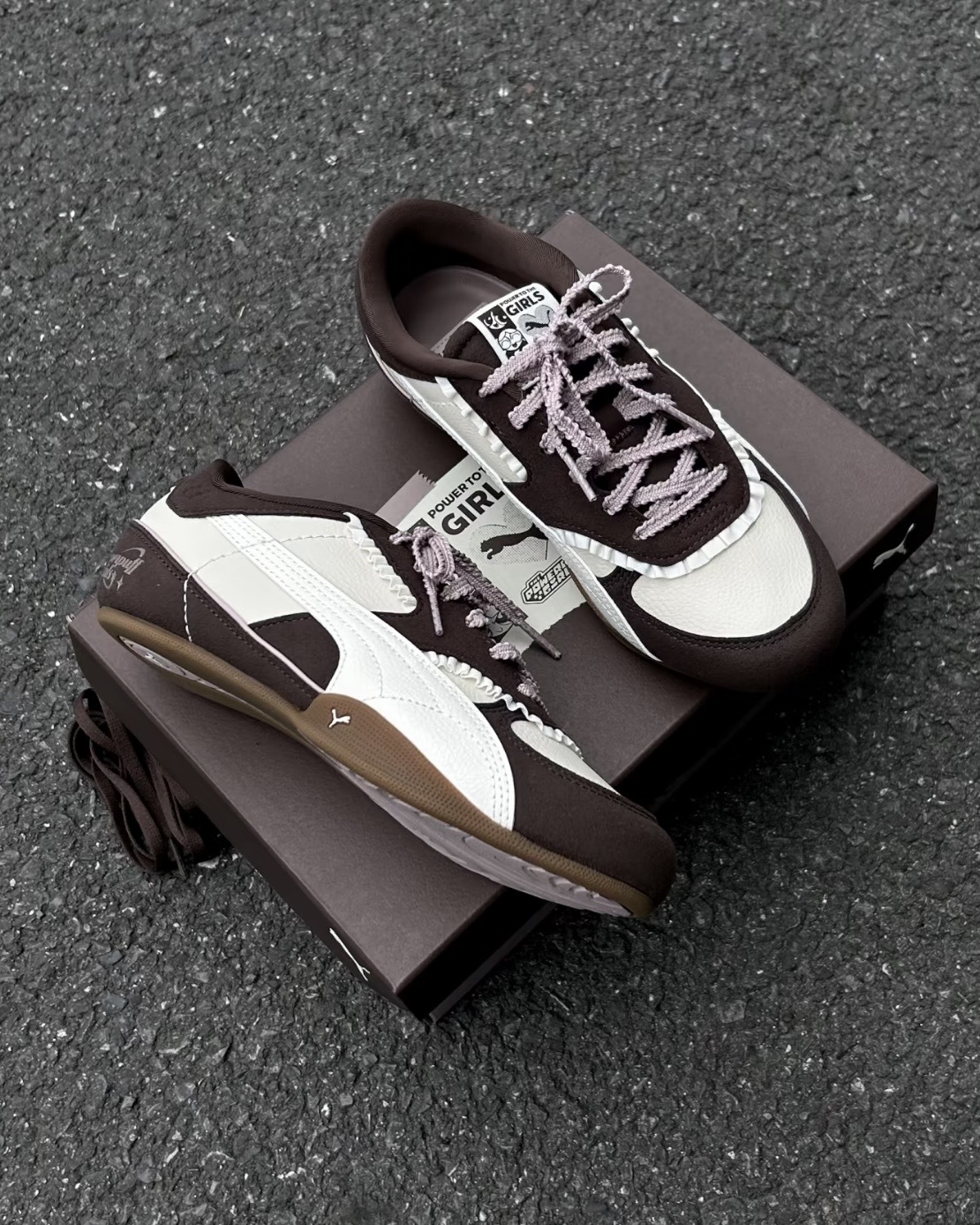 POWERPUFF GIRLS X PUMA BELLA MINA 飛天小女警 聯名款 巧克力奶油 摩卡 奶油白 米白 粉色 花邊 荷葉邊 女鞋 408841-01 / 調貨