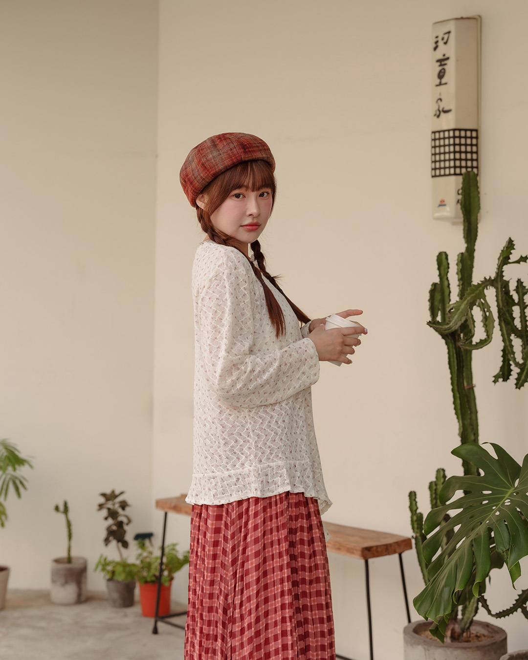 Color-blocked plaid wool beret, available in four colors.【07021008】in stock+pre-order