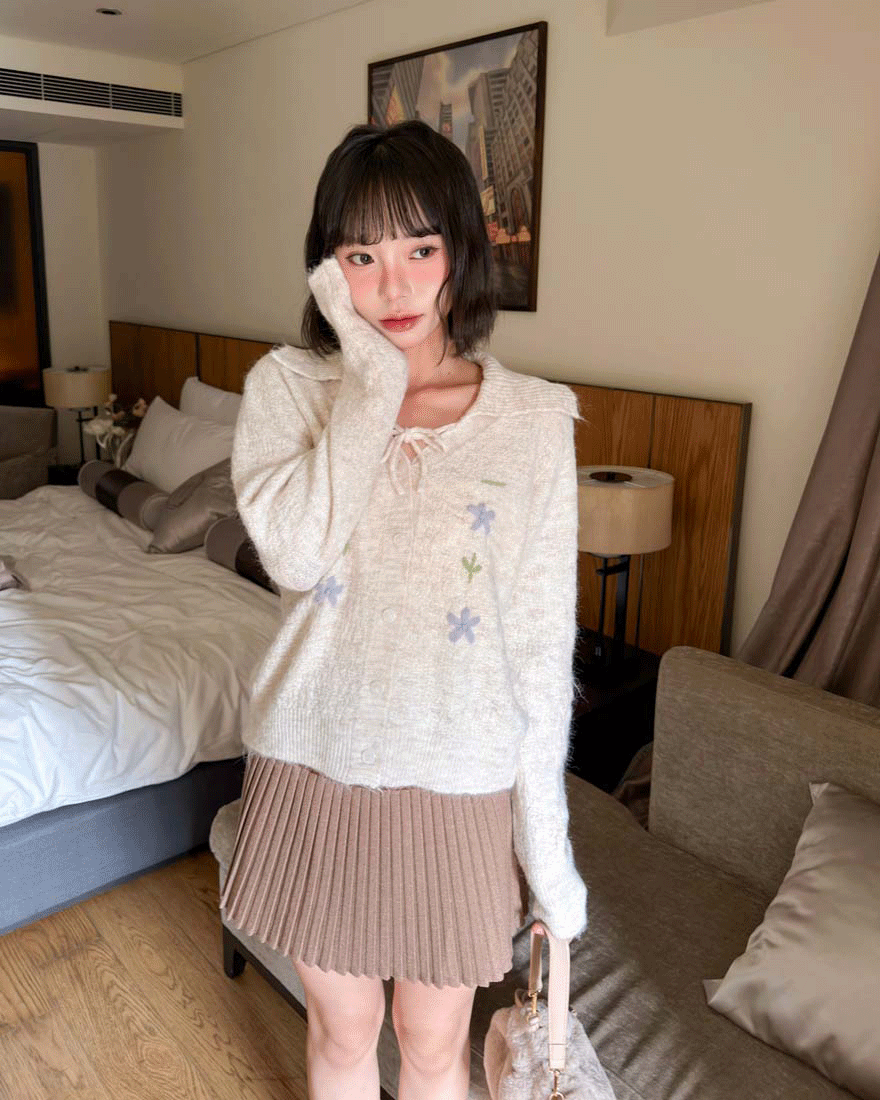 LINA LINA別緻花顏刺繡花朵抽繩翻領排釦上衣-燕麥杏
