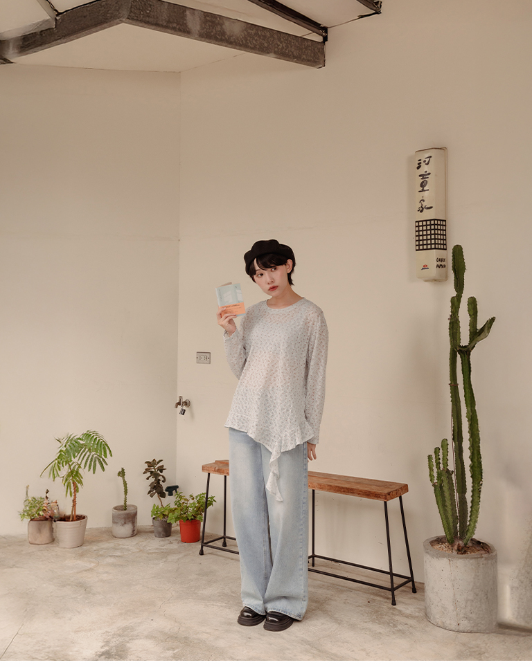 Small floral print top with ruffled hem - blue【01200202】in stock+pre-order
