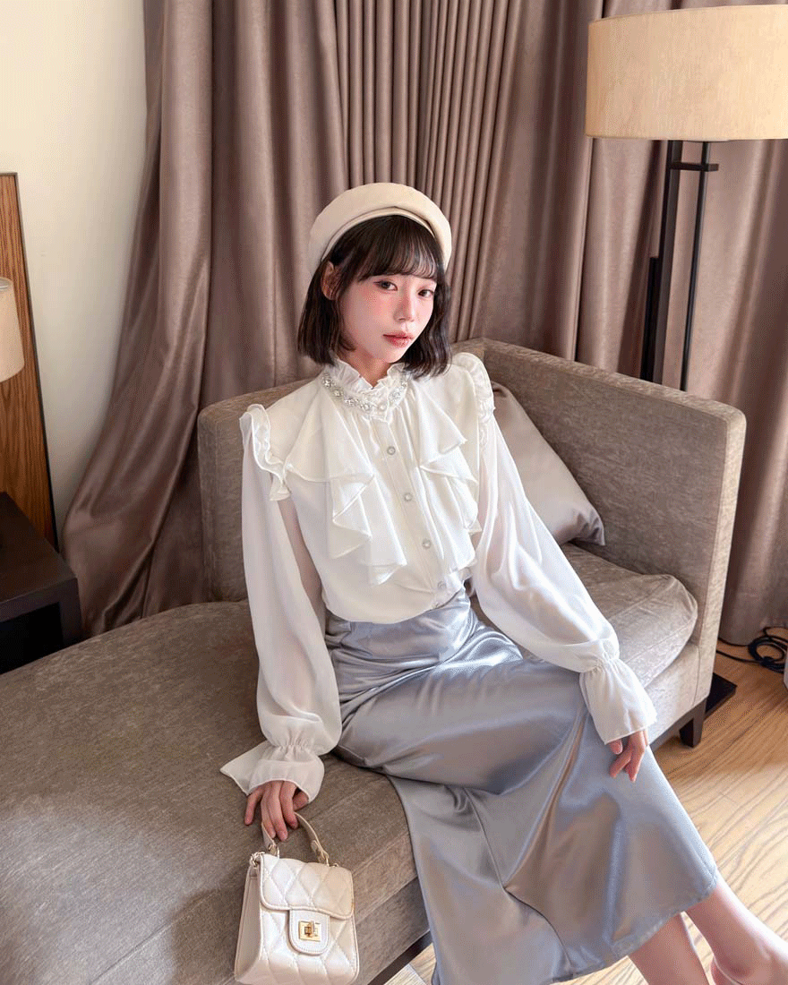 LINA LINA華美貴族鑽石串珠寶石釦荷葉上衣-優雅白