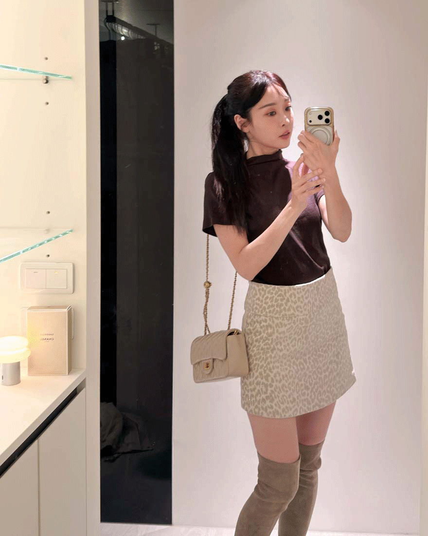 LINA LINA性格魅力銀粉亮片豹紋短裙-奶茶咖S-L