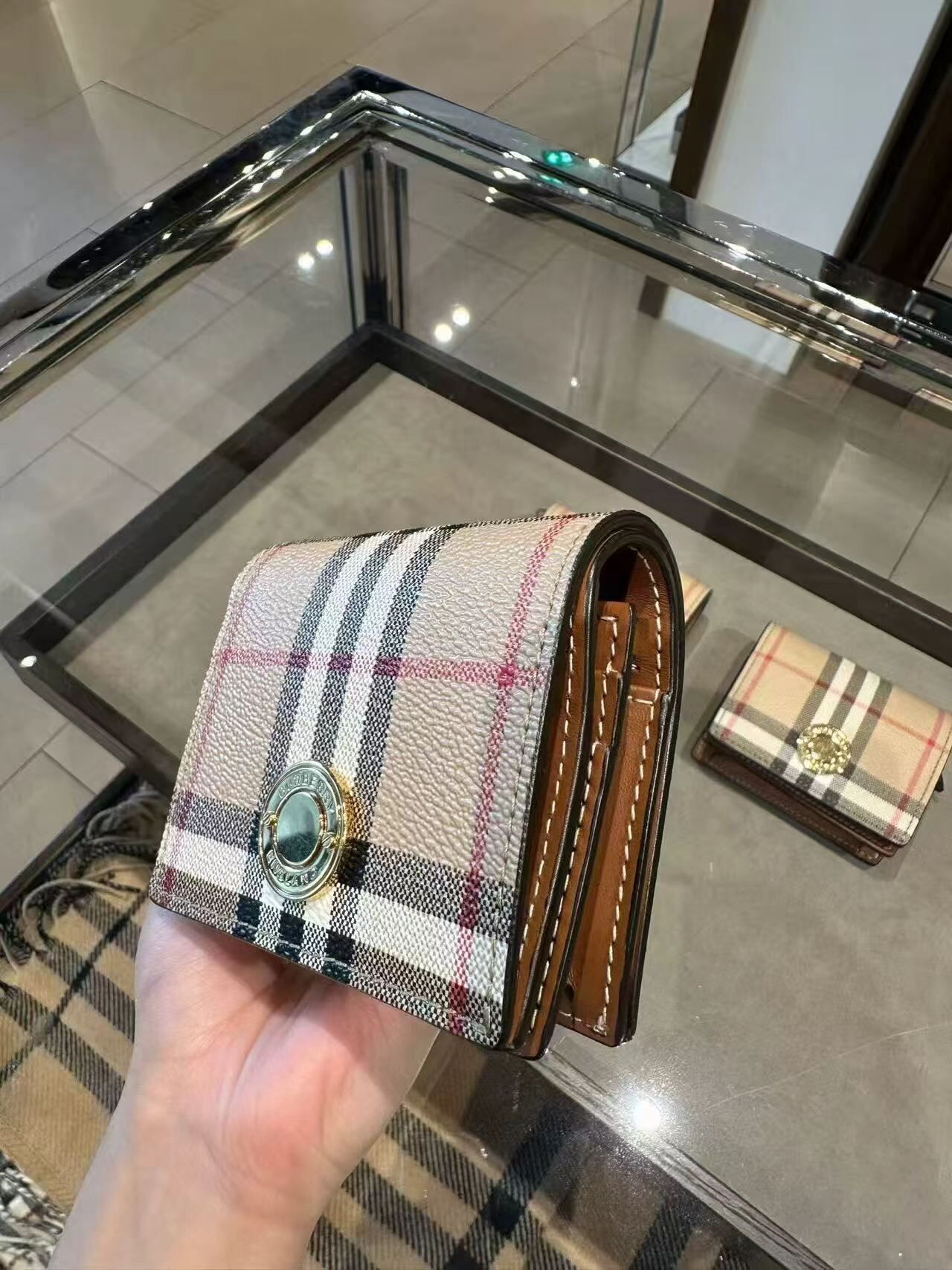 【預購】Burberry S100602 經典復古格紋短銀包