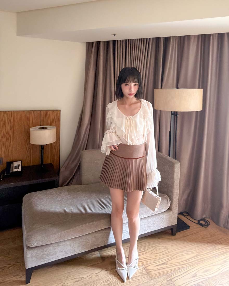 LINA LINA俏麗美高拼色滾邊細百摺褲裙-拿鐵咖S-L