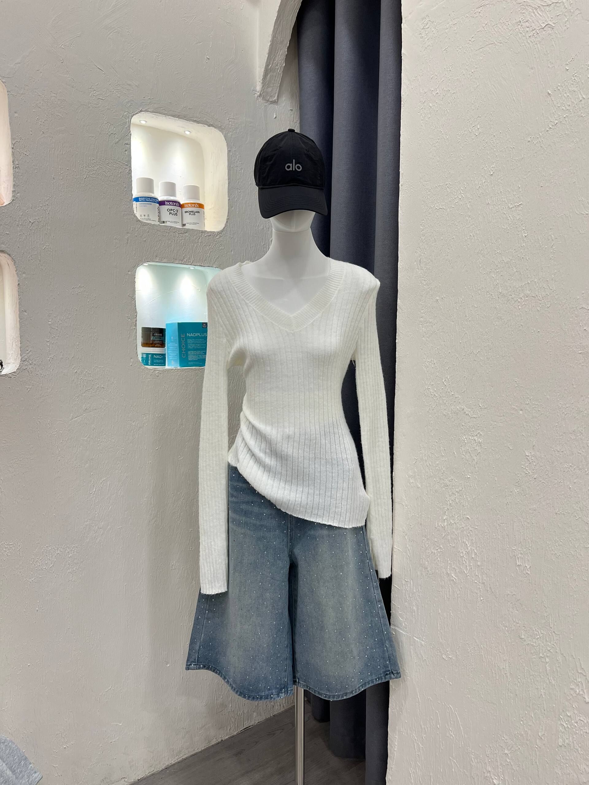 V Knit Long Sleeve
