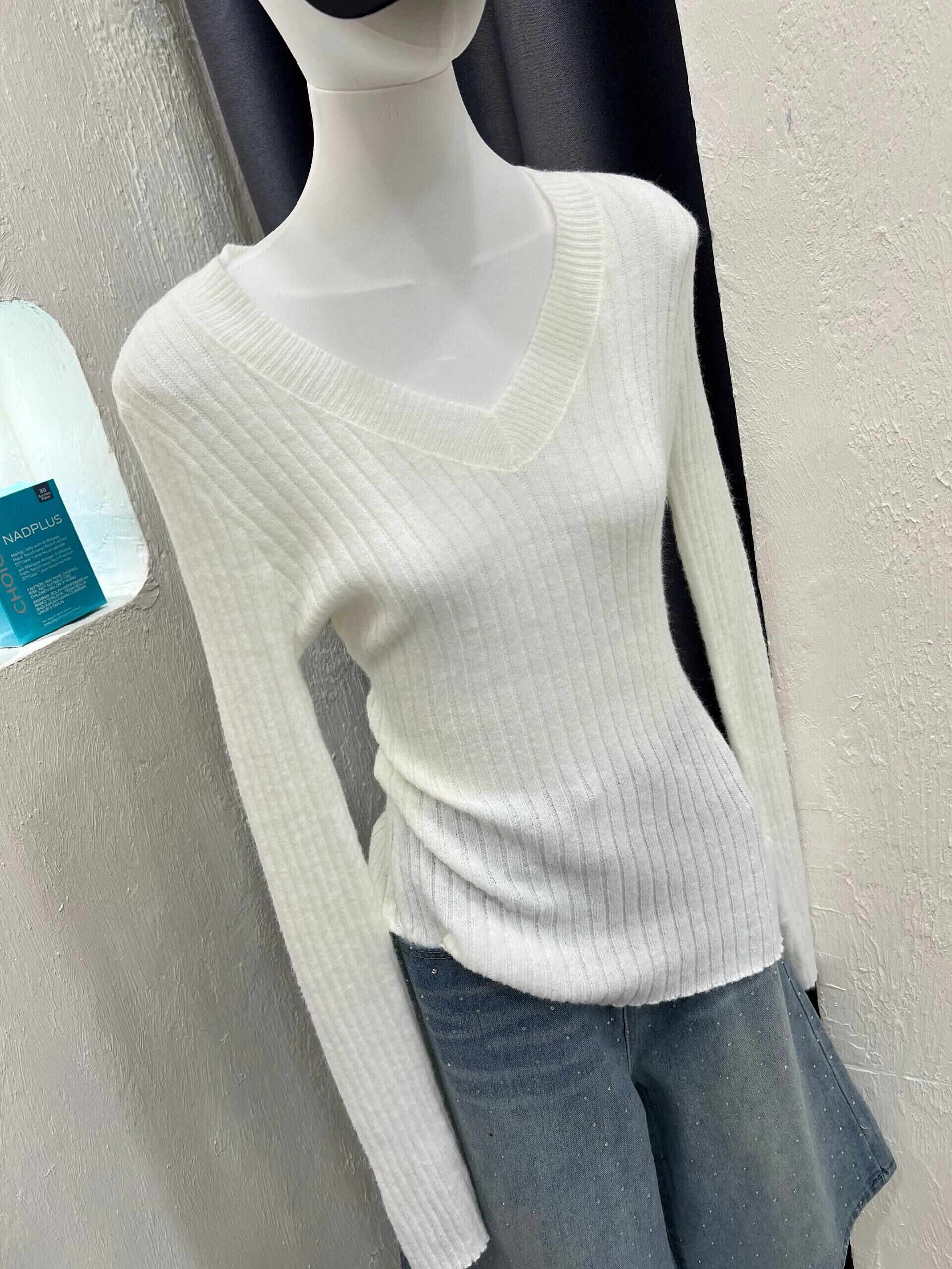 V Knit Long Sleeve