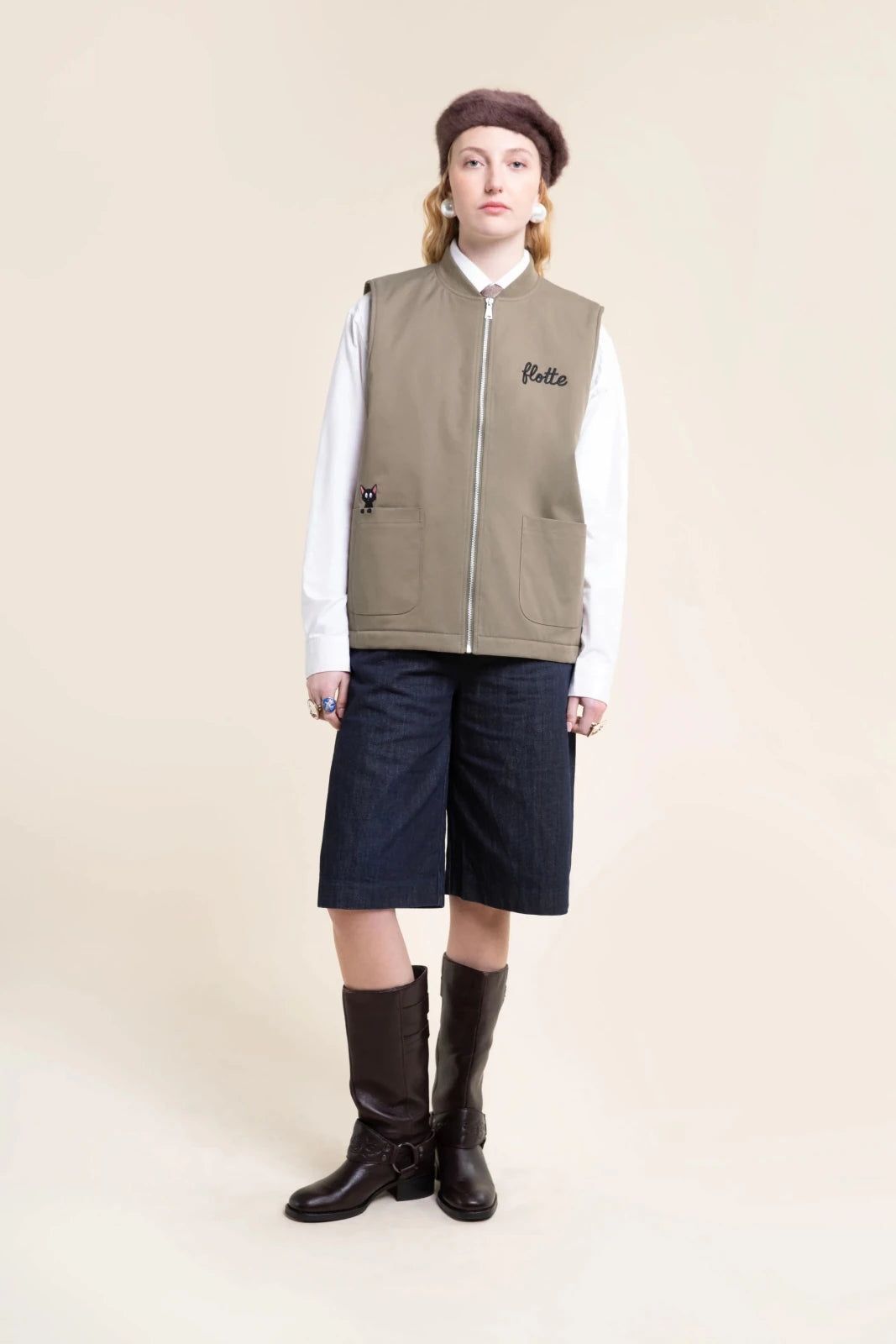 1FT1007-014 [FLOTTE] Turot 刺繡無袖背心 卡其色 #26058 (EU)