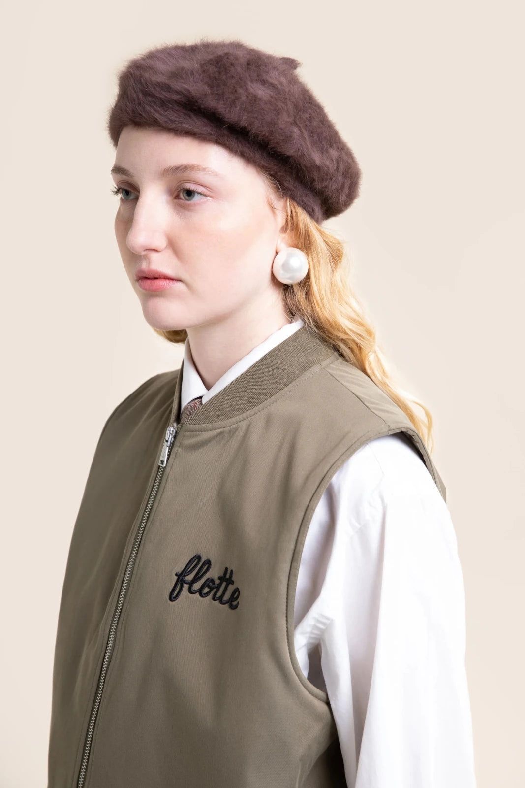 1FT1007-014 [FLOTTE] Turot 刺繡無袖背心 卡其色 #26058 (EU)