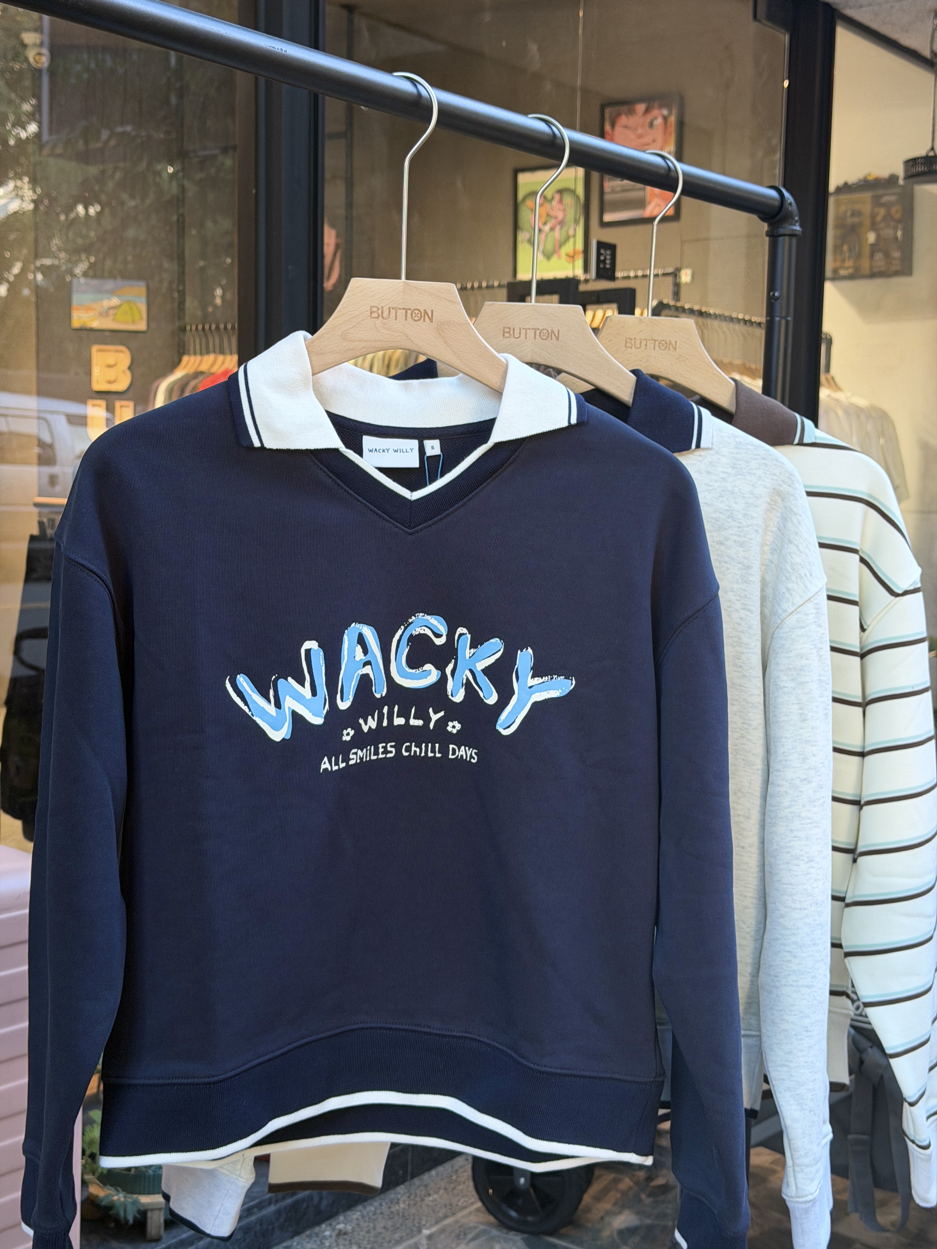 Wacky WiLLy Women's V-Neck Collar Sweatshirt 女款 V領翻領字樣 大學tee WA2603CR64