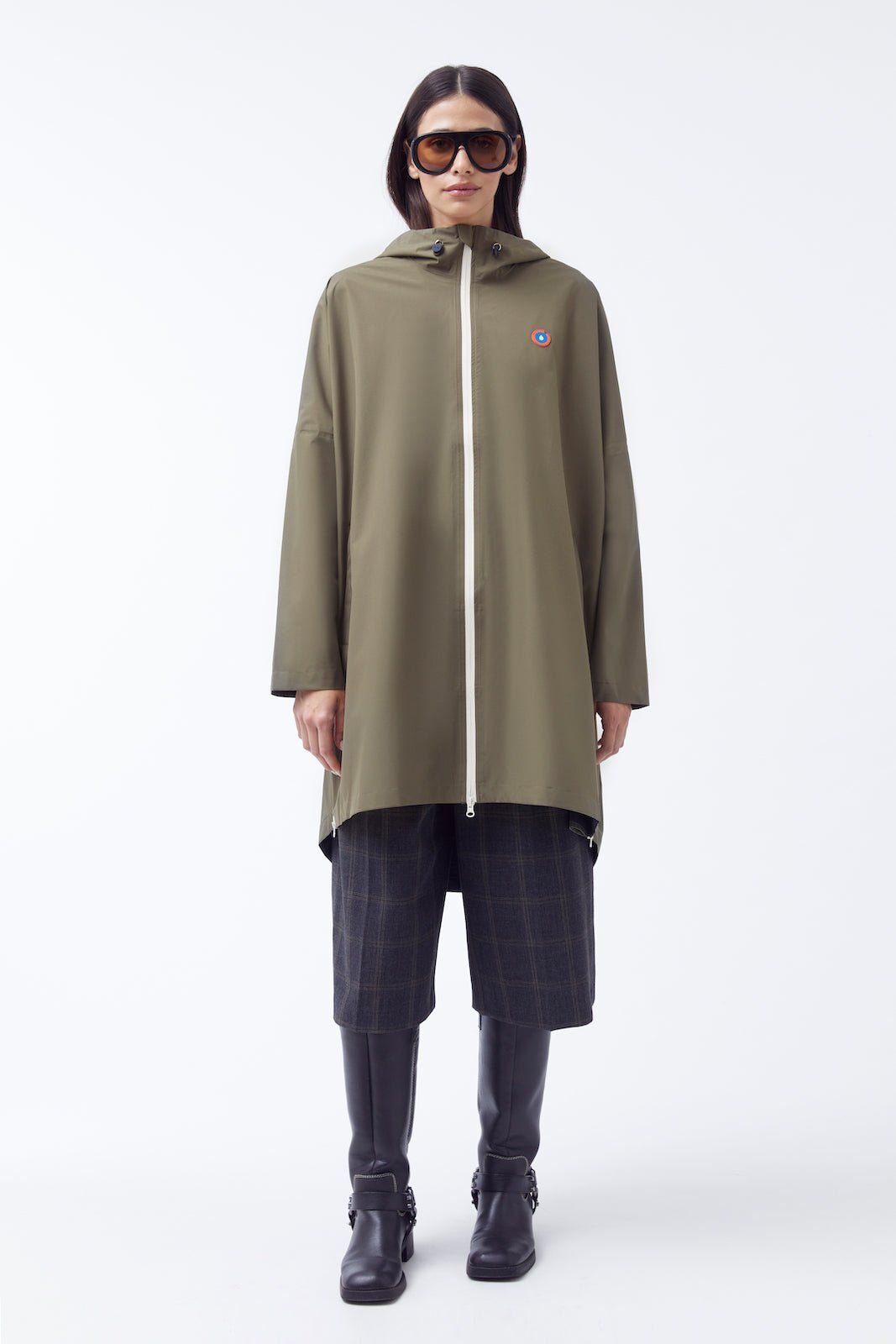 1FT1007-142 [FLOTTE] Liberte 防水斗篷式雨衣｜寬口開口與360°連帽設計 卡其色 #22069 (EU)