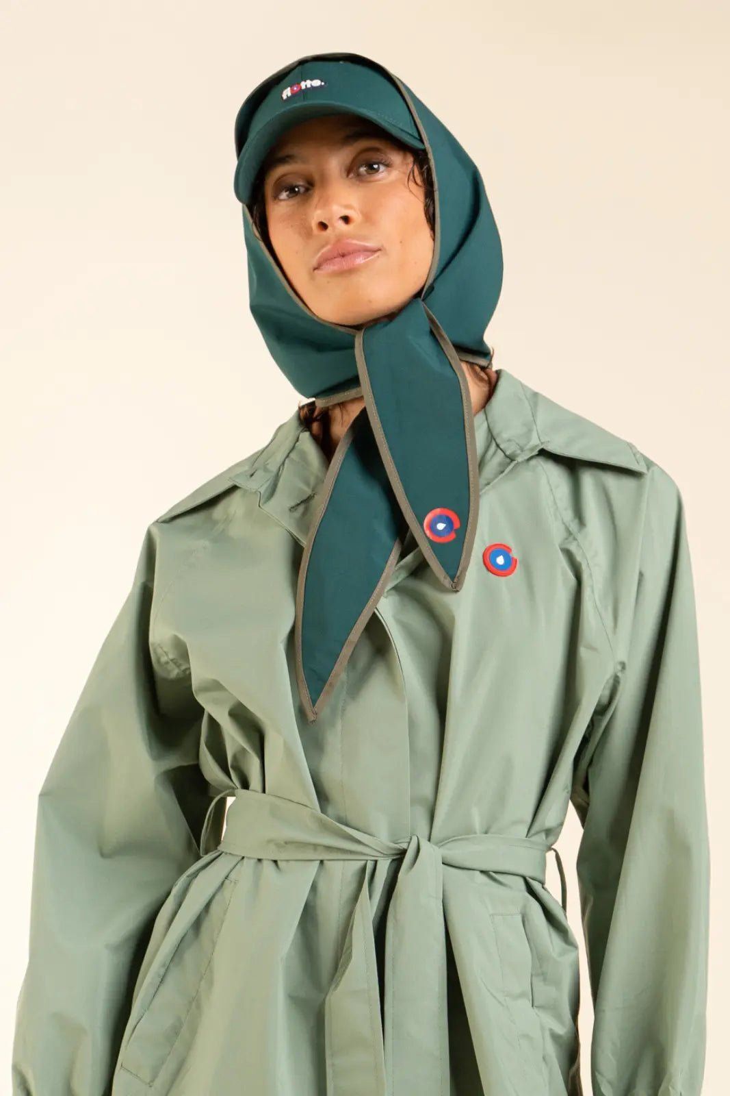 1FT1007-153 [FLOTTE] Couvre Chef Packable Hood Fir Green #21036 (EU)