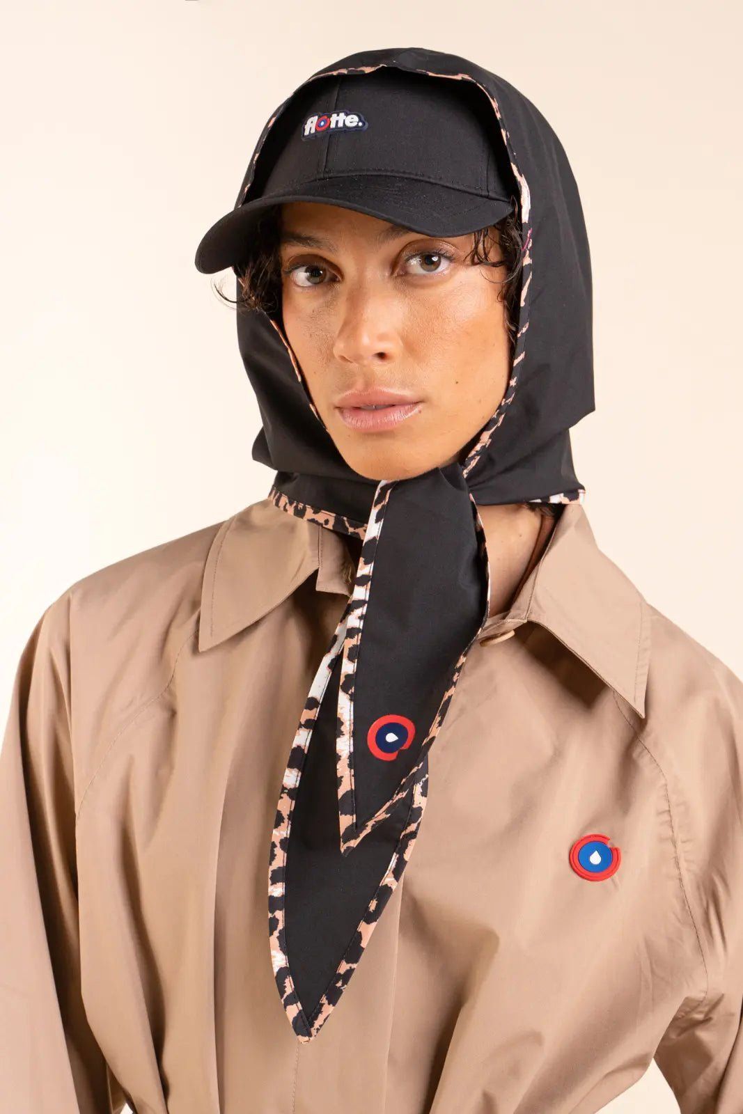 1FT1007-152 [FLOTTE] Couvre Chef Packable Hood Brown #21036 (EU)