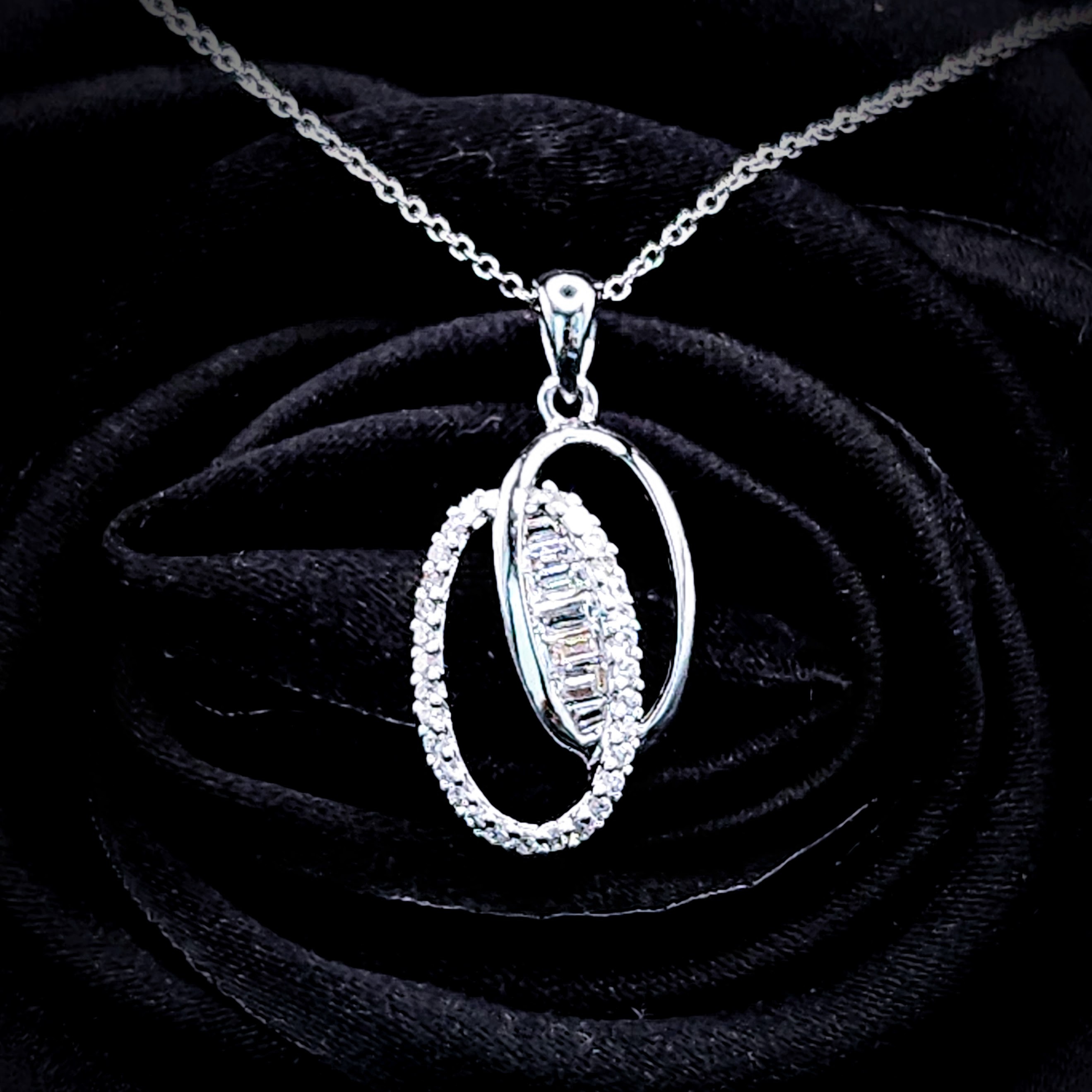18K White Gold 0.33ct Diamond Pendant