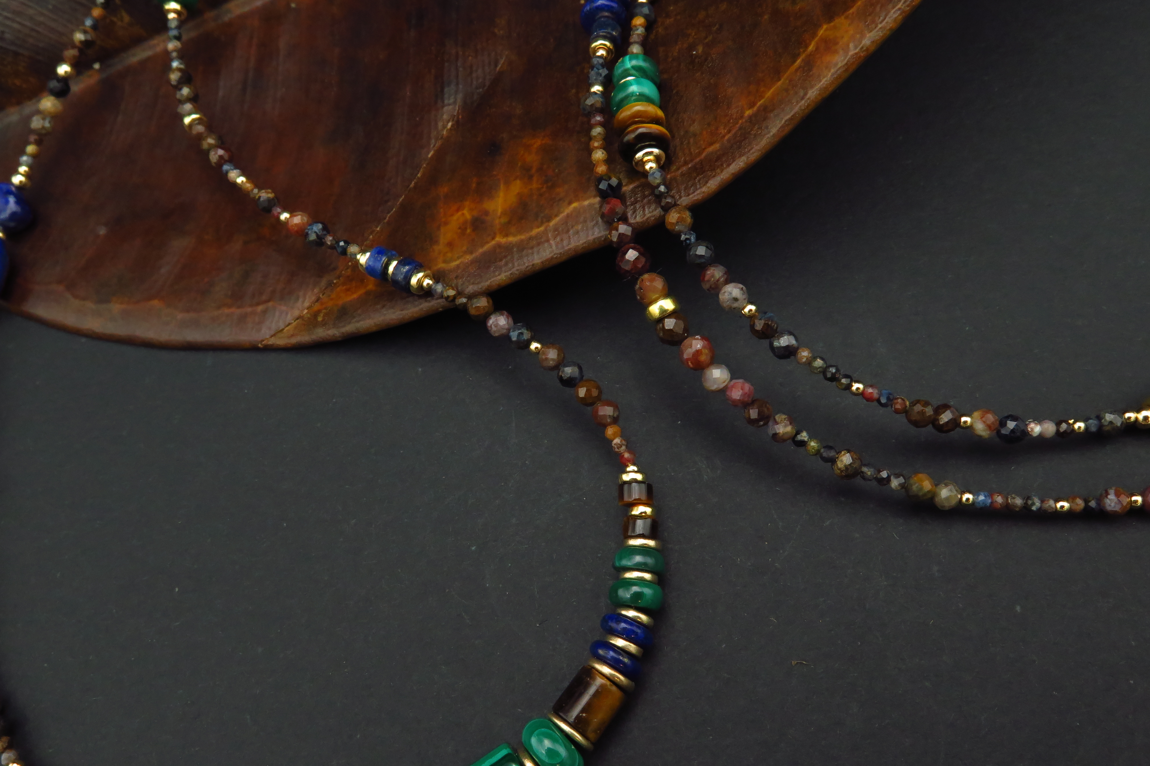 COLE COOL FULL HOUSE natural stones long necklace